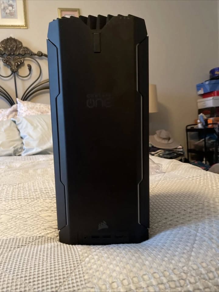 Corsair One I165 Compact Gaming PC