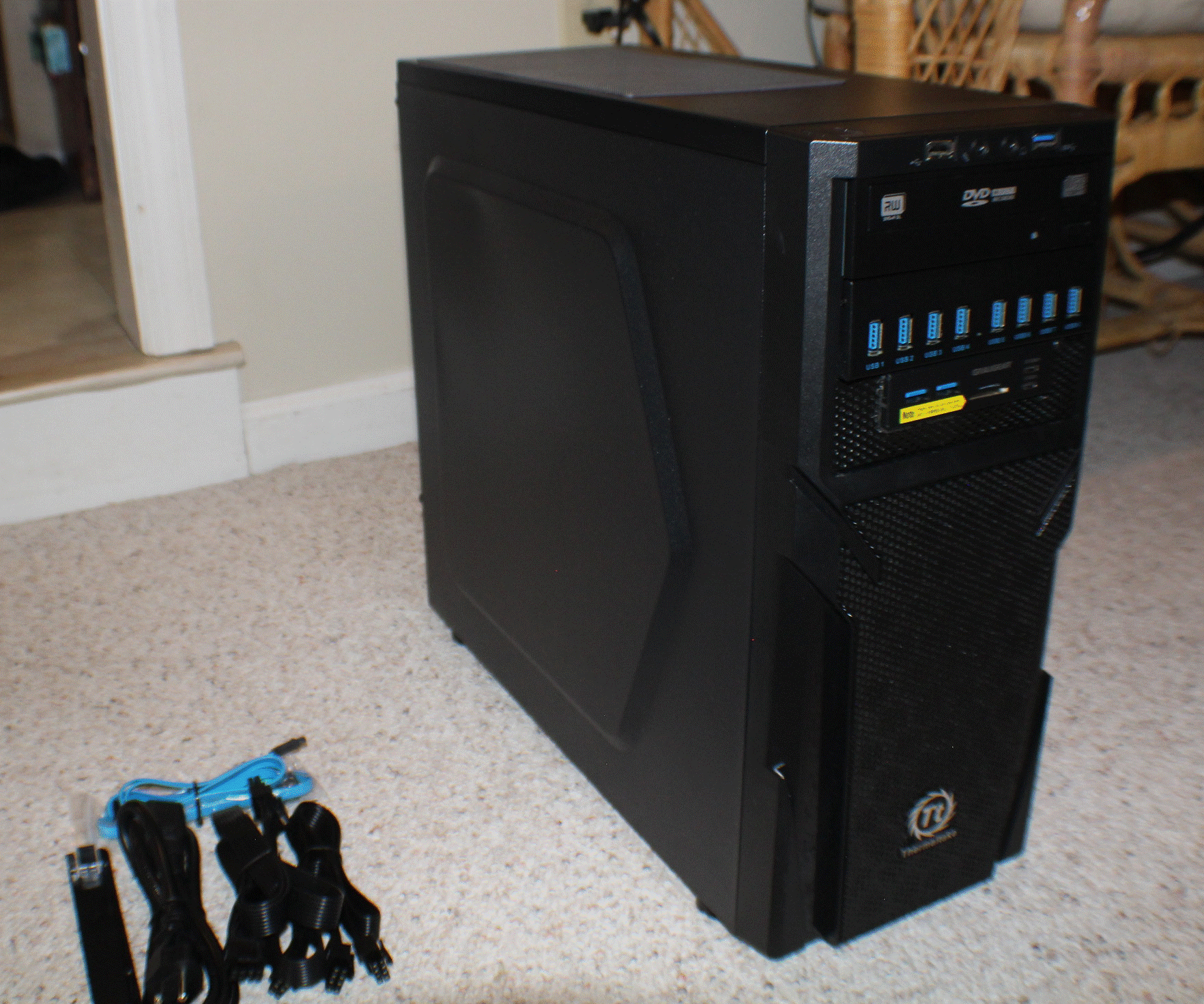 Thermaltake / Ryzen 5 9600x / Intel B580
