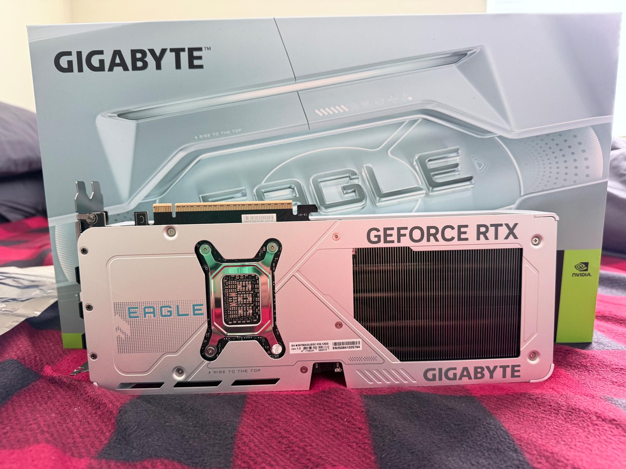 RTX 5070 Gigabyte Eagle Ice SFF OC 12 GB GDDR7