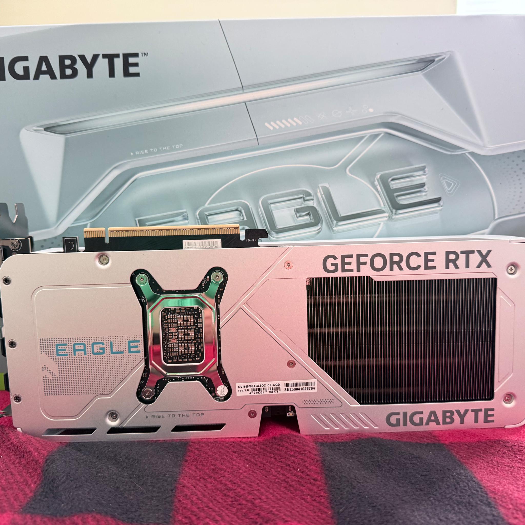 RTX 5070 Gigabyte Eagle Ice SFF OC 12 GB GDDR7