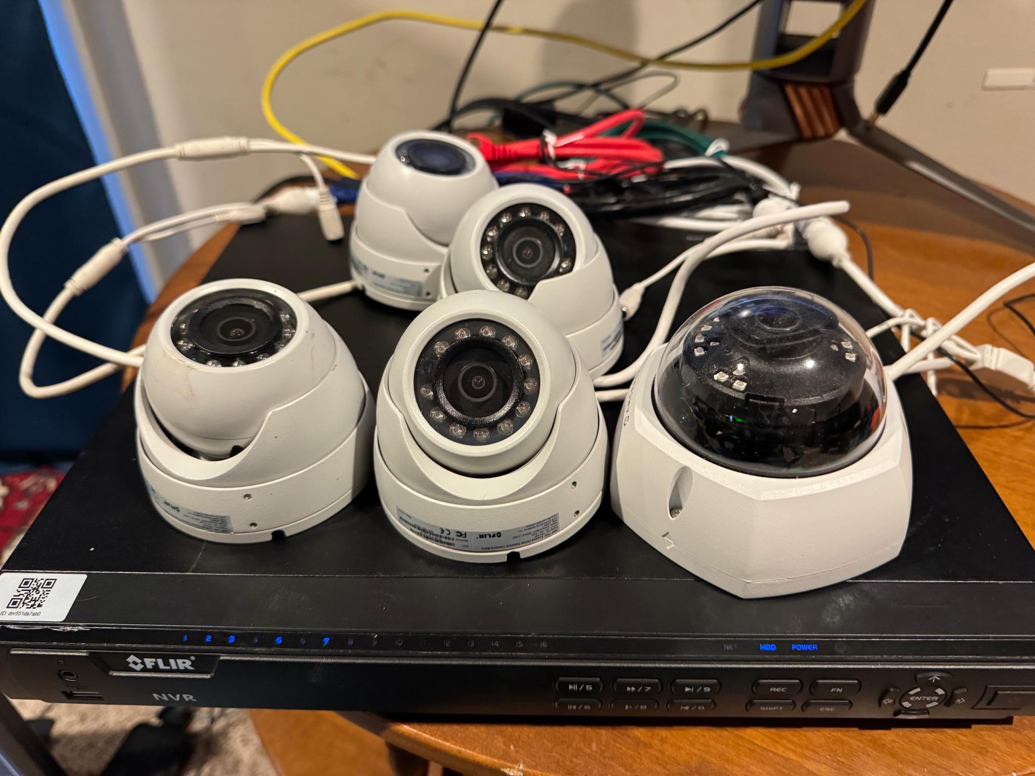 DNR400 Series NVR 8 channel security camera system with 5 cameras and 3TB HDD
