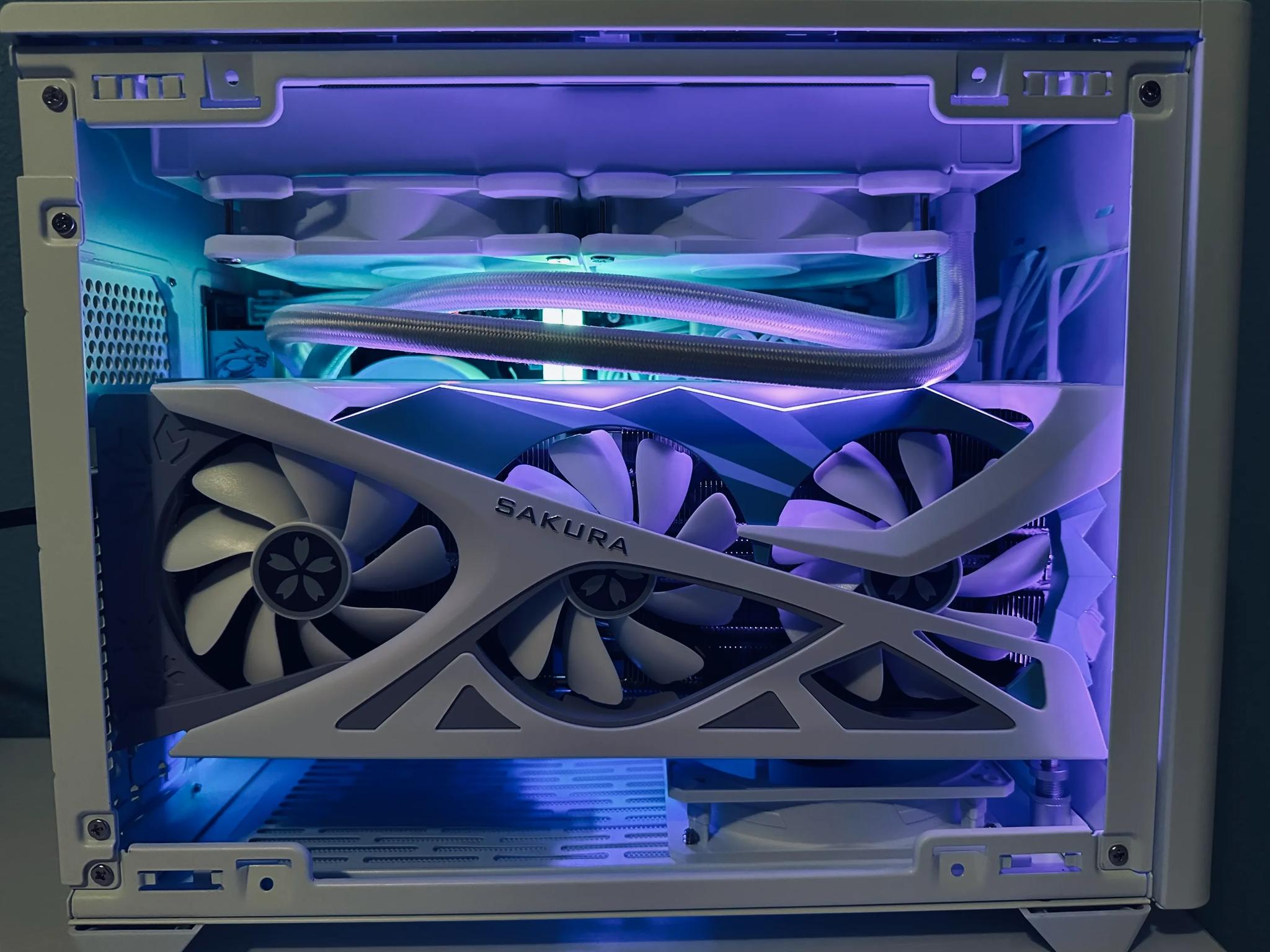 SAKURA RX 7800XT 16 GB | AMD 7600X3D | SFX MINI ITX BUILD | COOLERMASTER NR200P V2 | 32Gb @ 6000MT/s