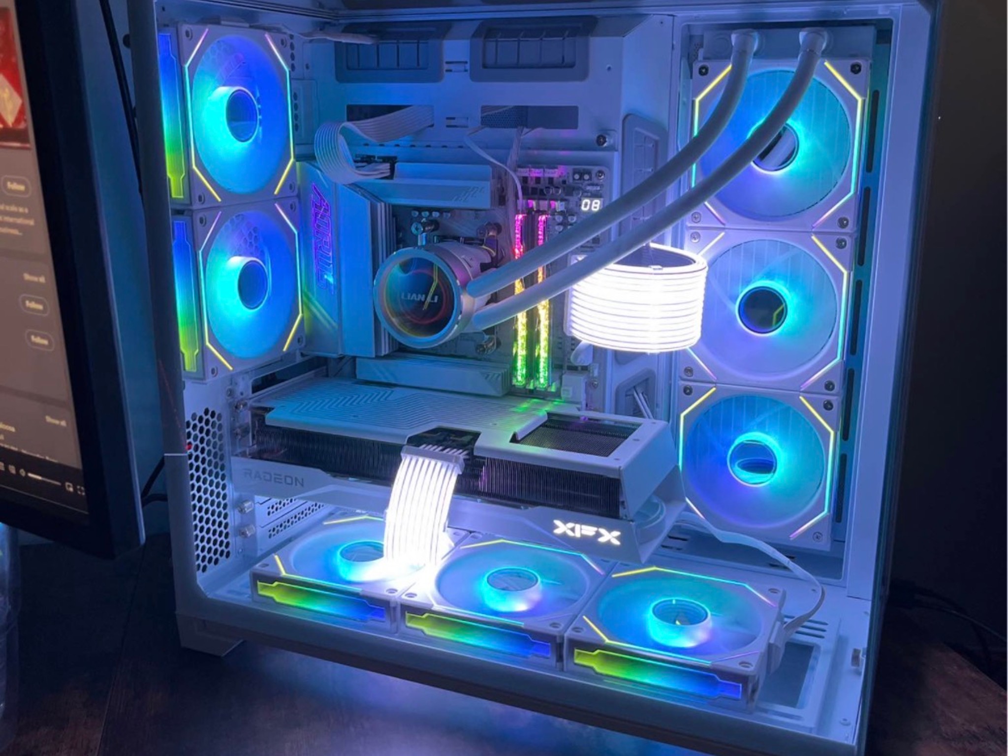 Custom Gaming Whiteout PC Build
