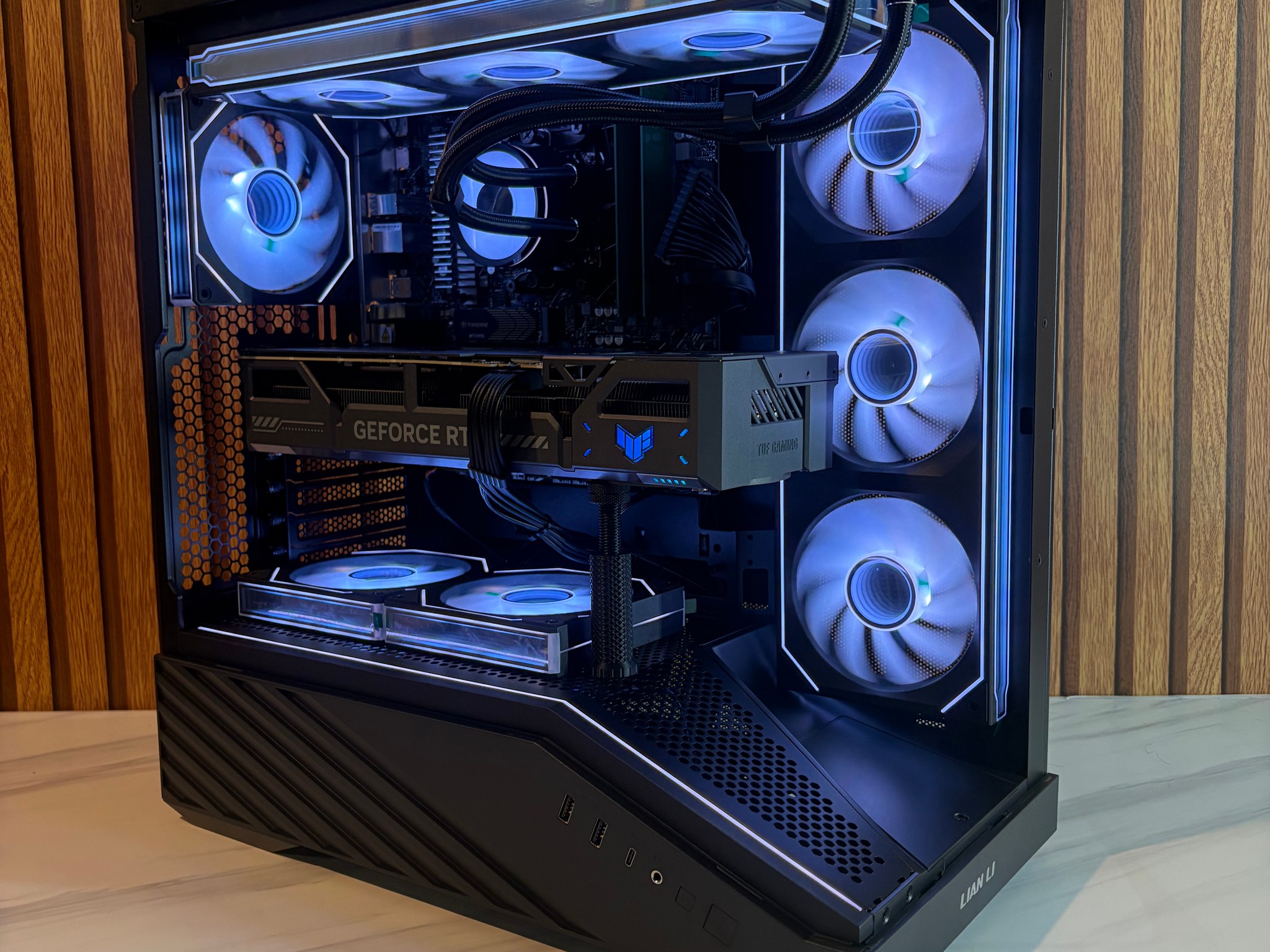 RTX 5070 | 7800X3D | 16GB DDR5 | 1TB NVME | 360MM AIO | 1000W
