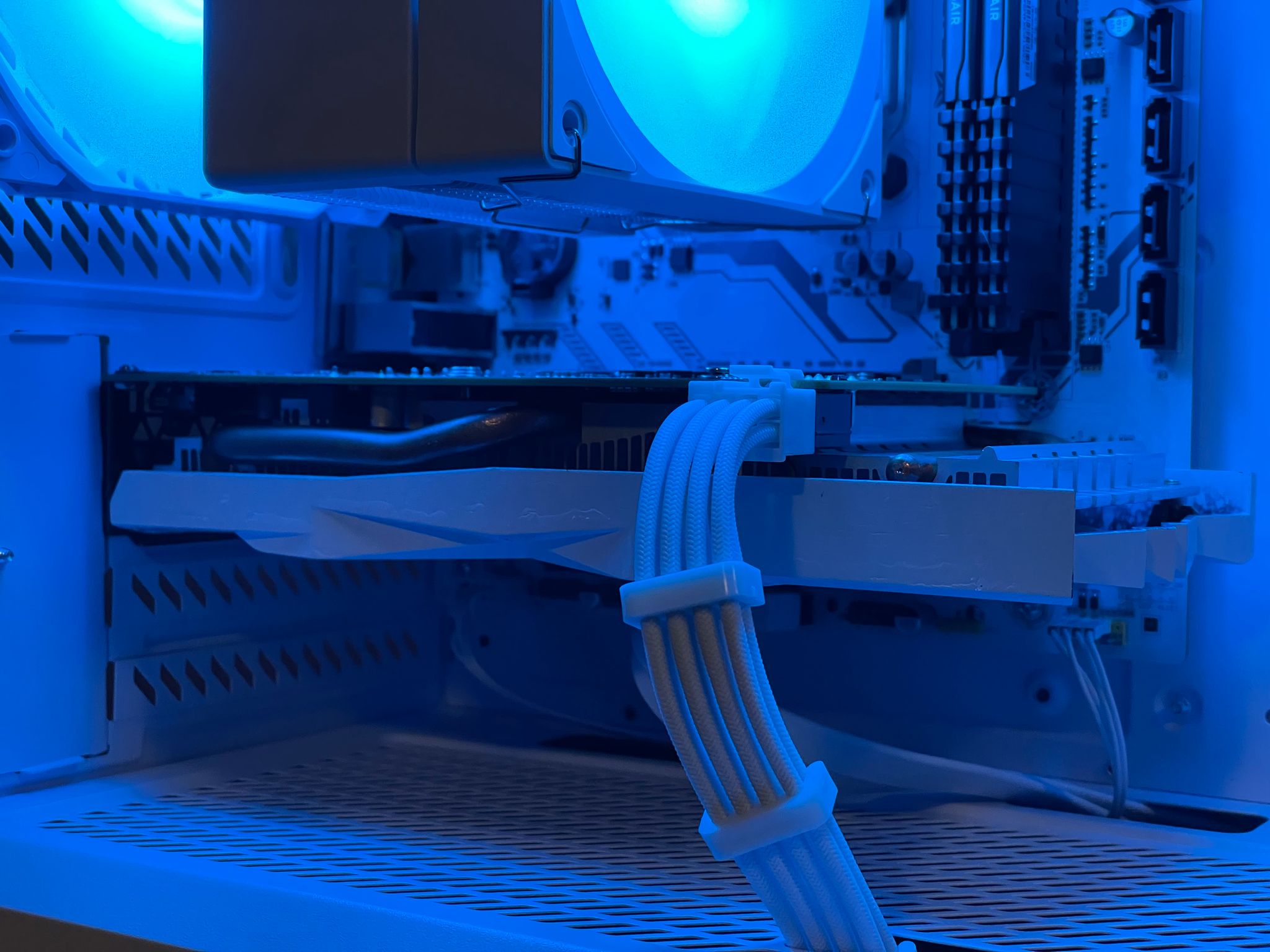 White Gaming PC - GTX 1660, Ryzen 5, 16 GB RAM