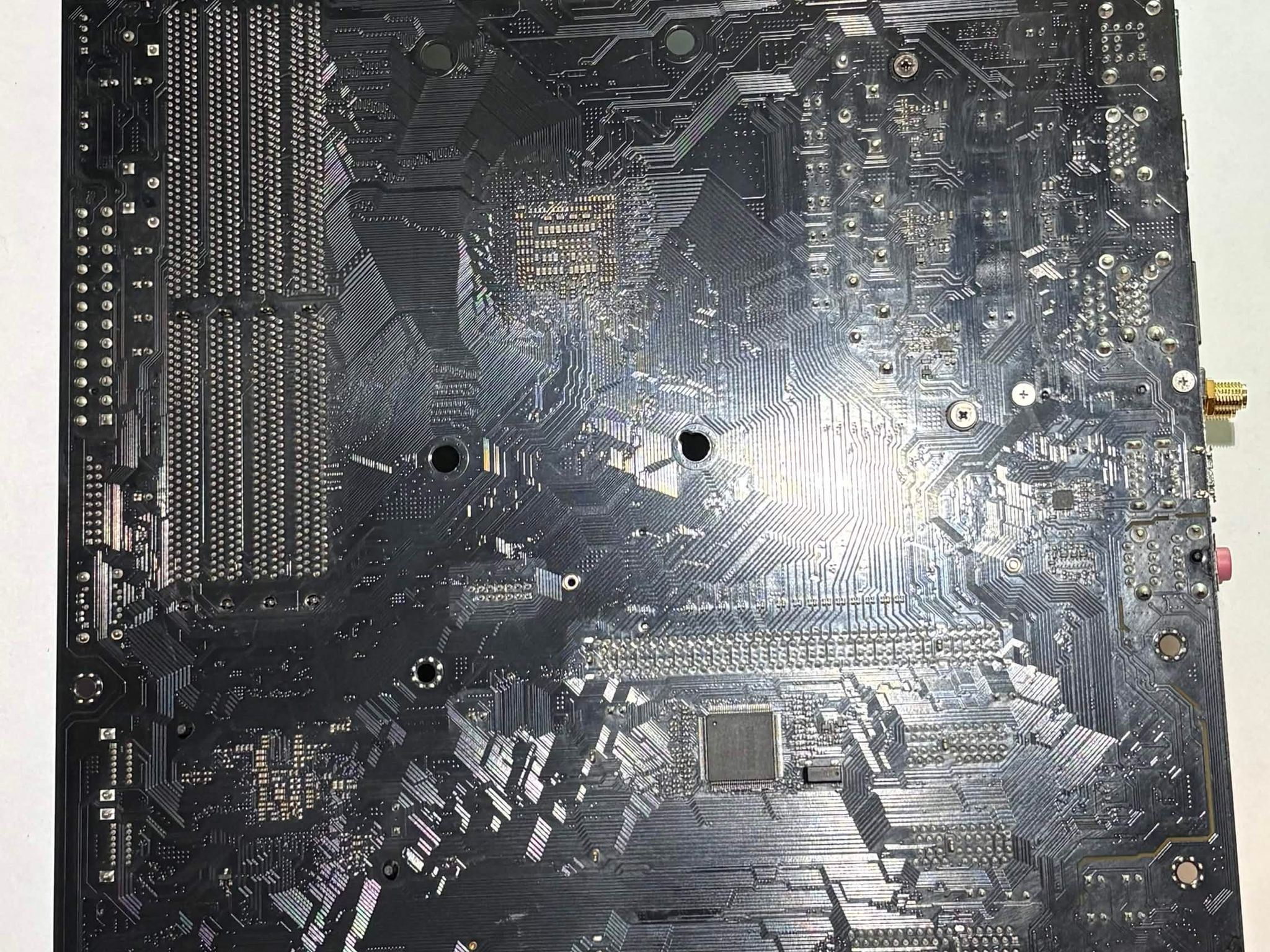 ASRock B550M-C AM4 Motherboard – DDR4 – PCIe 4.0 – Tested Working – I/O Shield Included