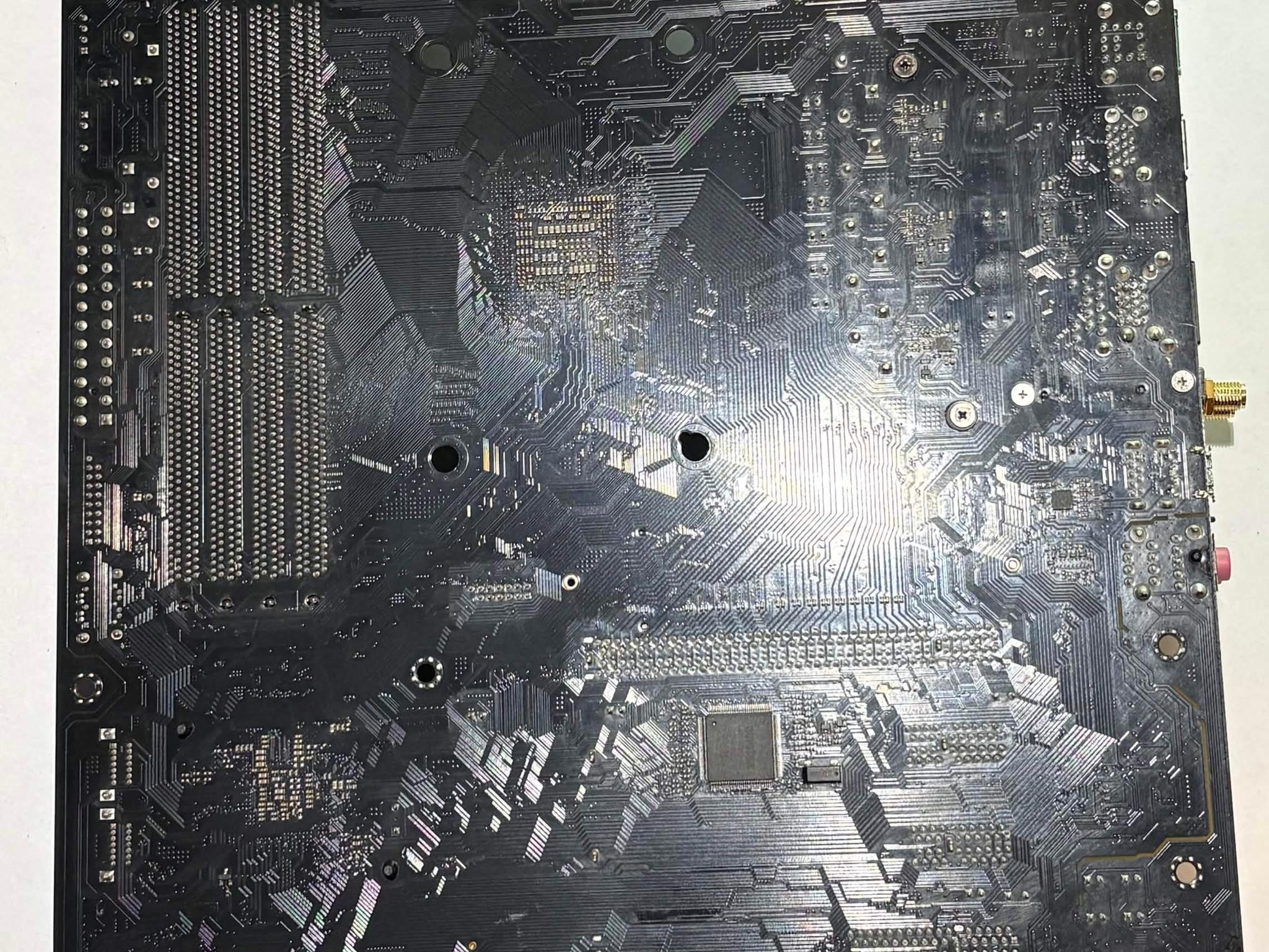 ASRock B550M-C AM4 Motherboard – DDR4 – PCIe 4.0 – Tested Working – I/O Shield Included