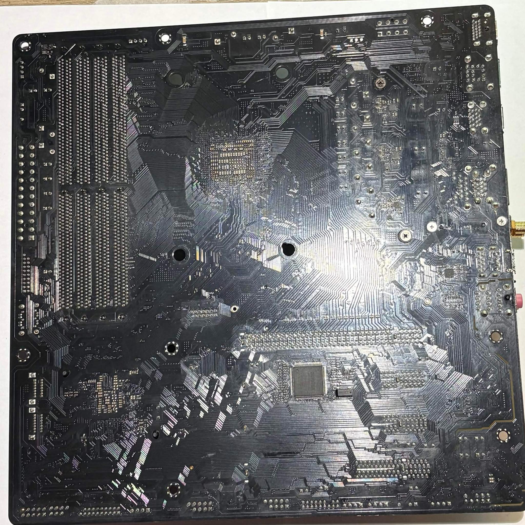 ASRock B550M-C AM4 Motherboard – DDR4 – PCIe 4.0 – Tested Working – I/O Shield Included