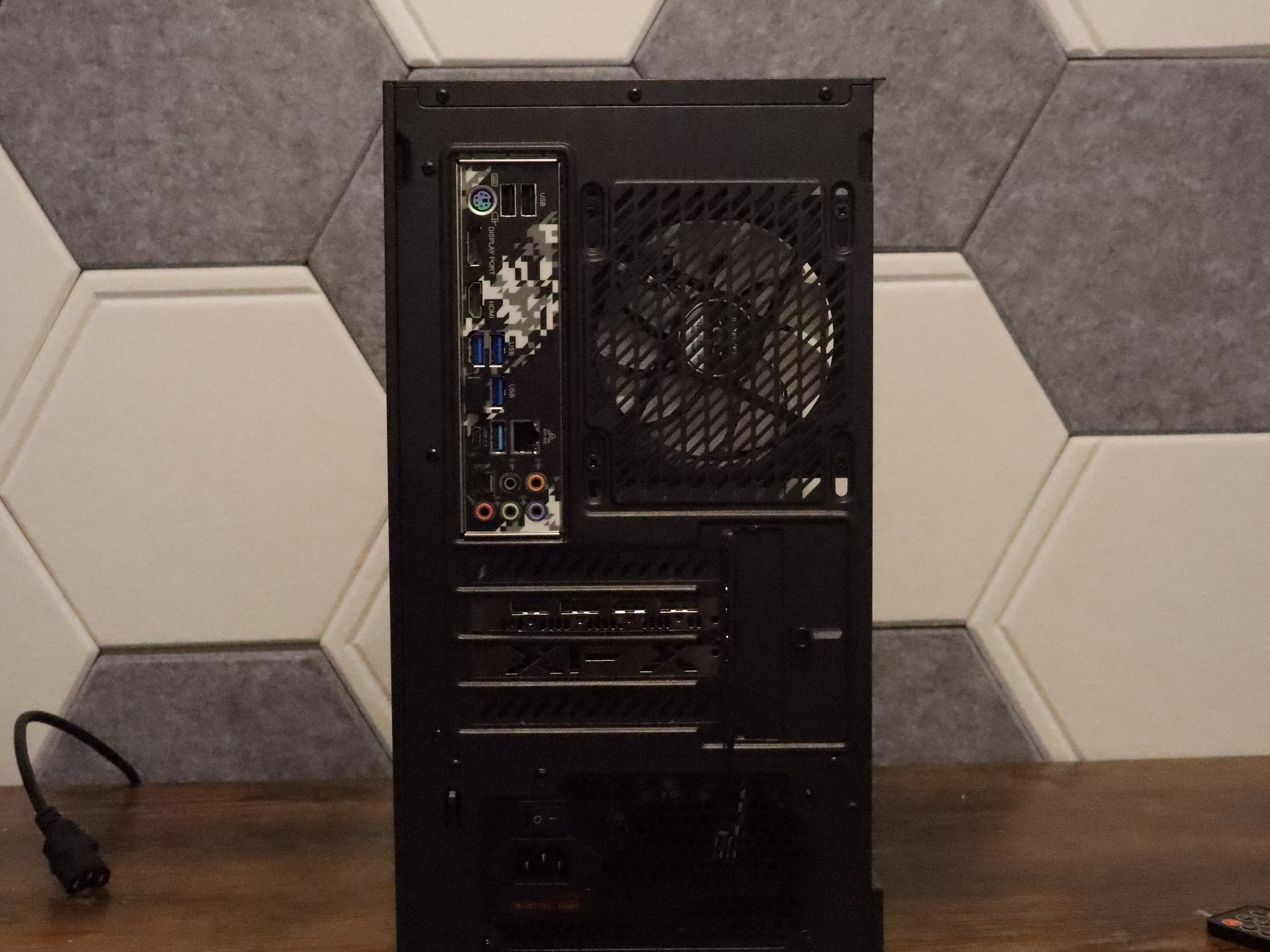 Radeon RX 6650 XT Custom Gaming PC - Ryzen 5 5600X, 16GB RAM, 512GB NVMe SSD - Windows 11 + wifi
