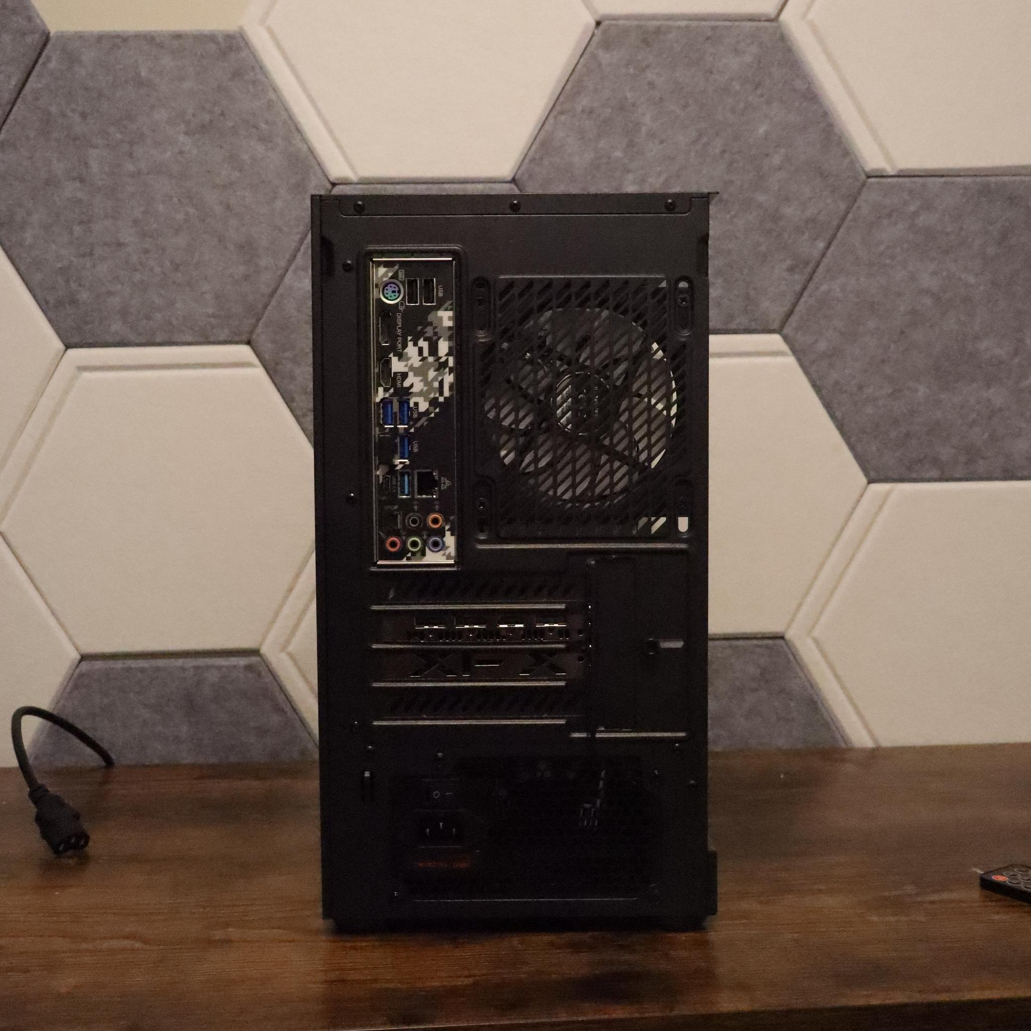 Radeon RX 6650 XT Custom Gaming PC - Ryzen 5 5600X, 16GB RAM, 512GB NVMe SSD - Windows 11 + wifi