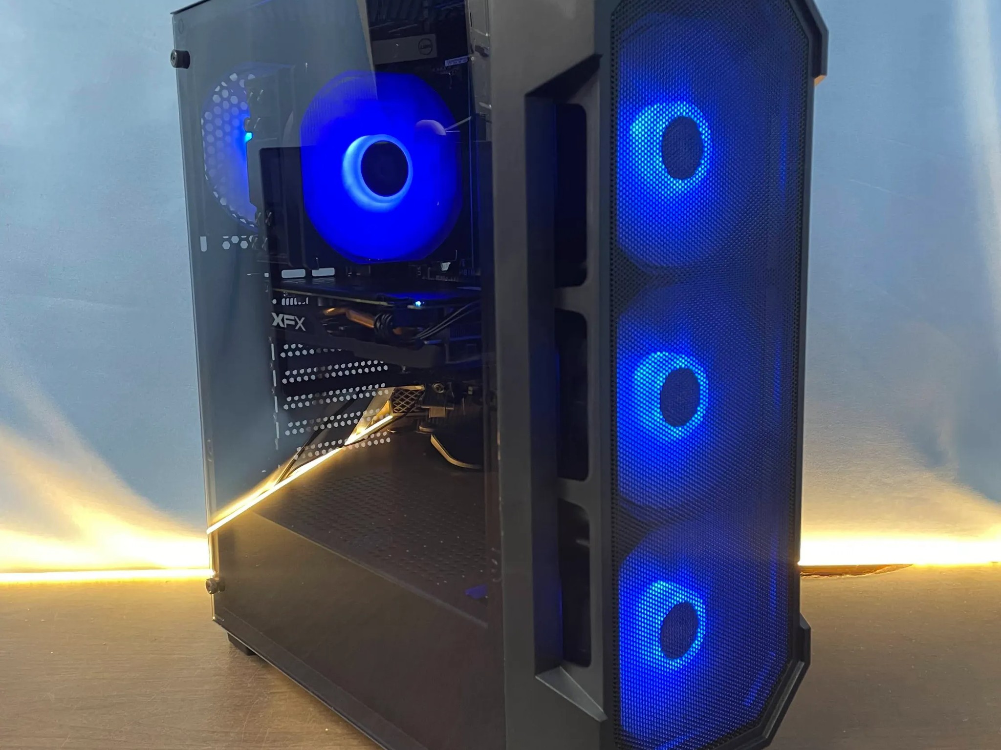 Like New Gaming PC | Intel i7 / RX580 / 8GB / 1.1TB Win 11 Pro + Wi-Fi