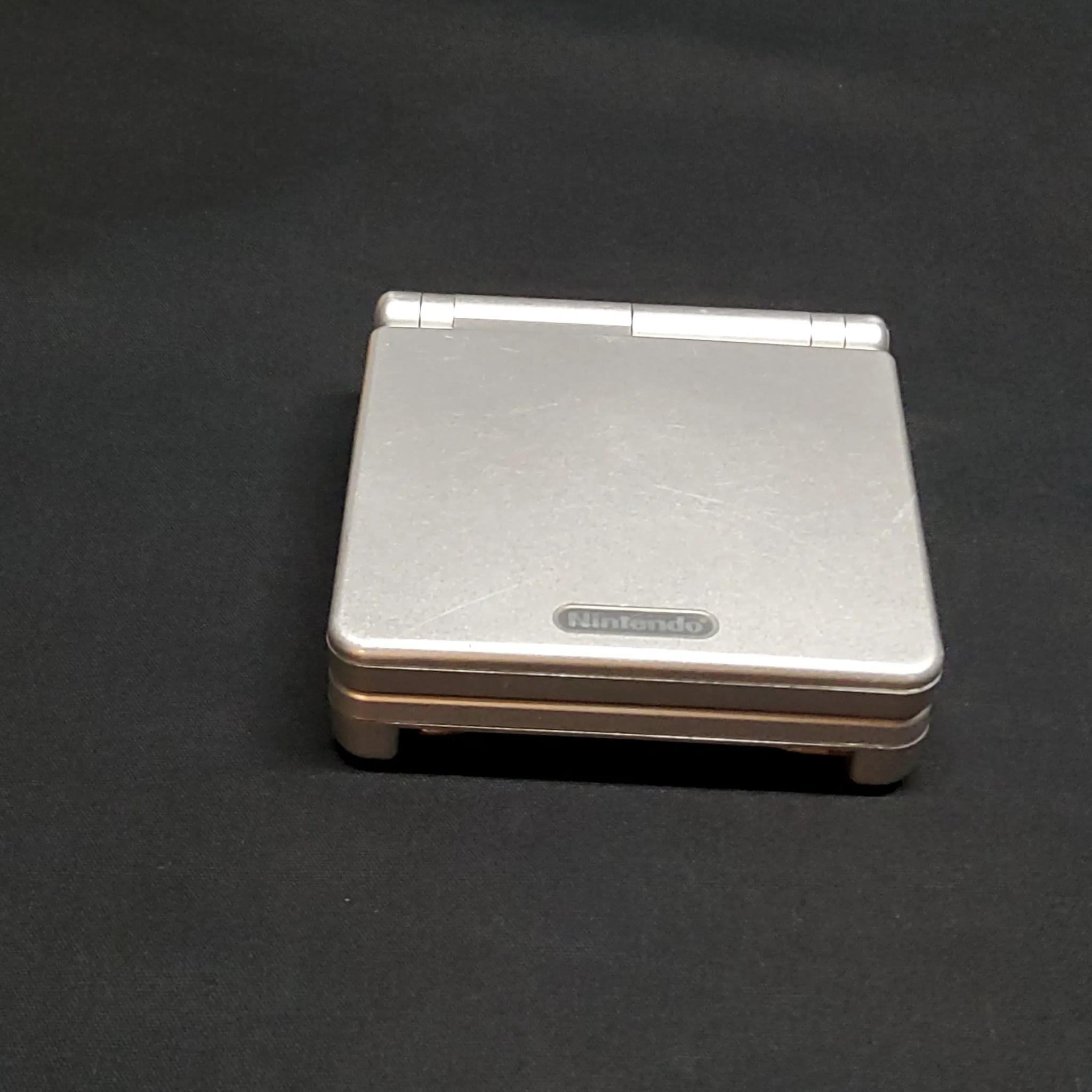 GameBoy Advance SP + The Legend of Zelda : The Minish Cap