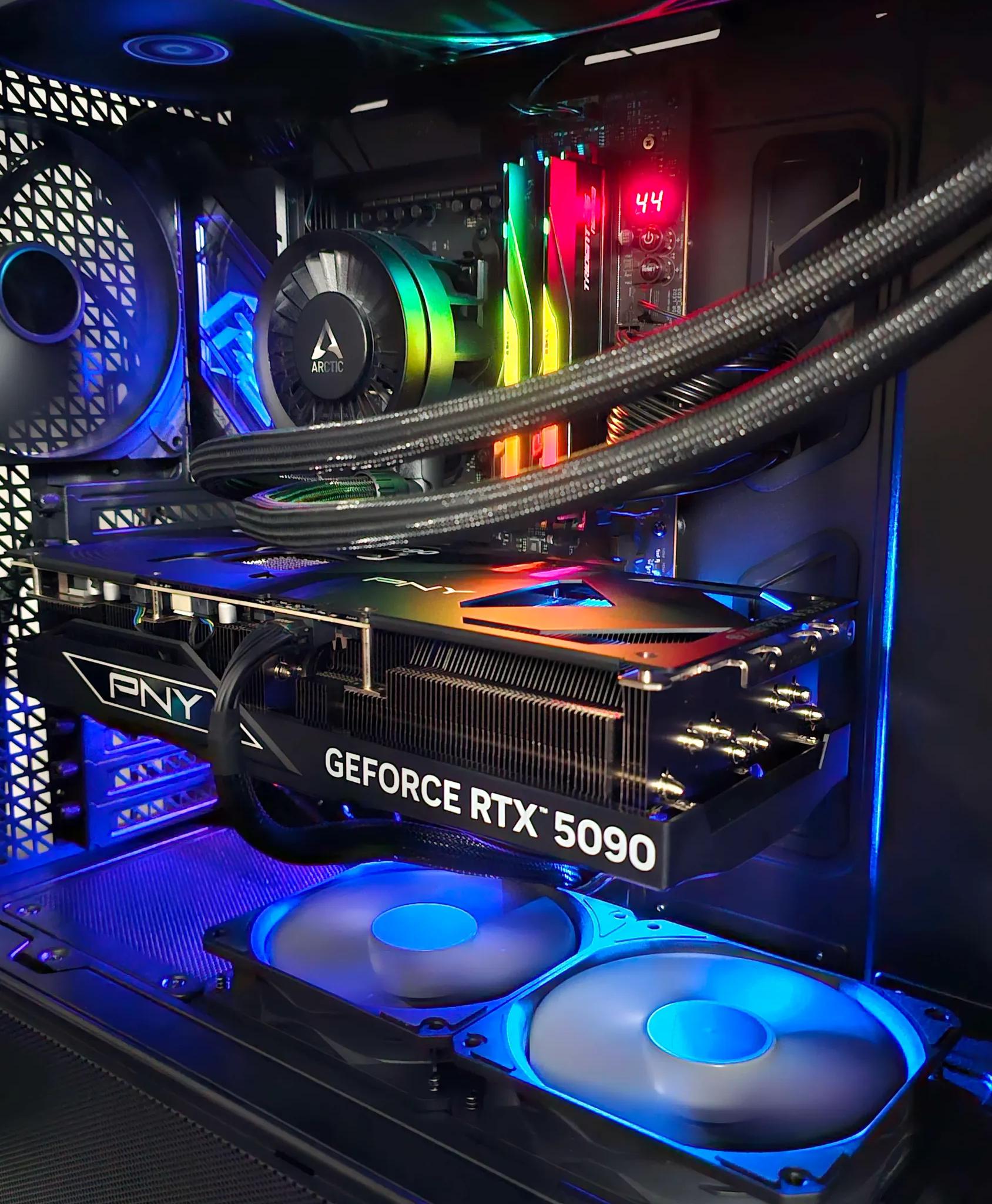 RTX 5090 - 9950X3D GAMING SYSTEM!!!