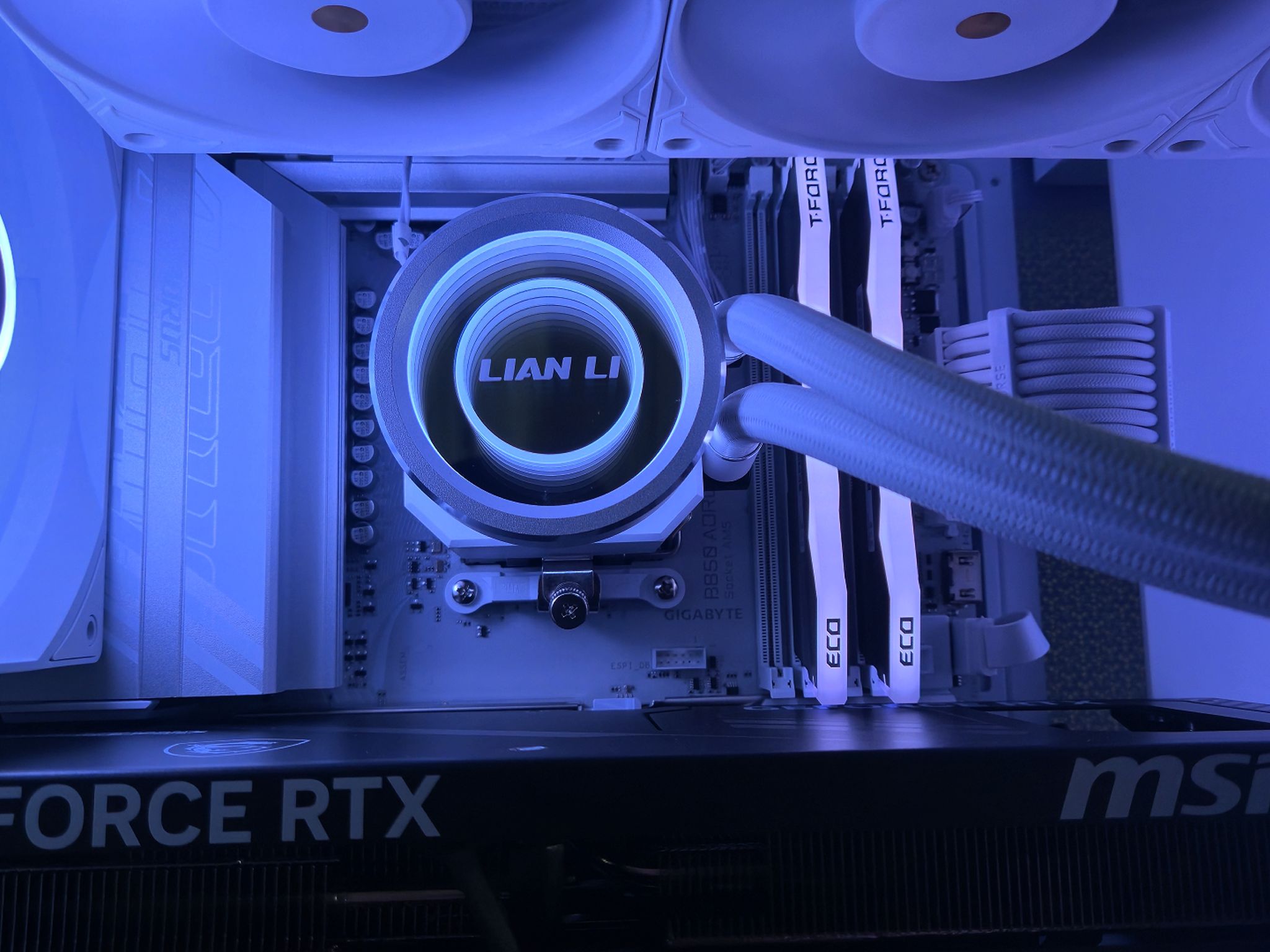 RTX 5070 Ti OC PZ - Ryzen 9850X3D - 2TB Gen4 NVMe - 32GB DDR5 6400
