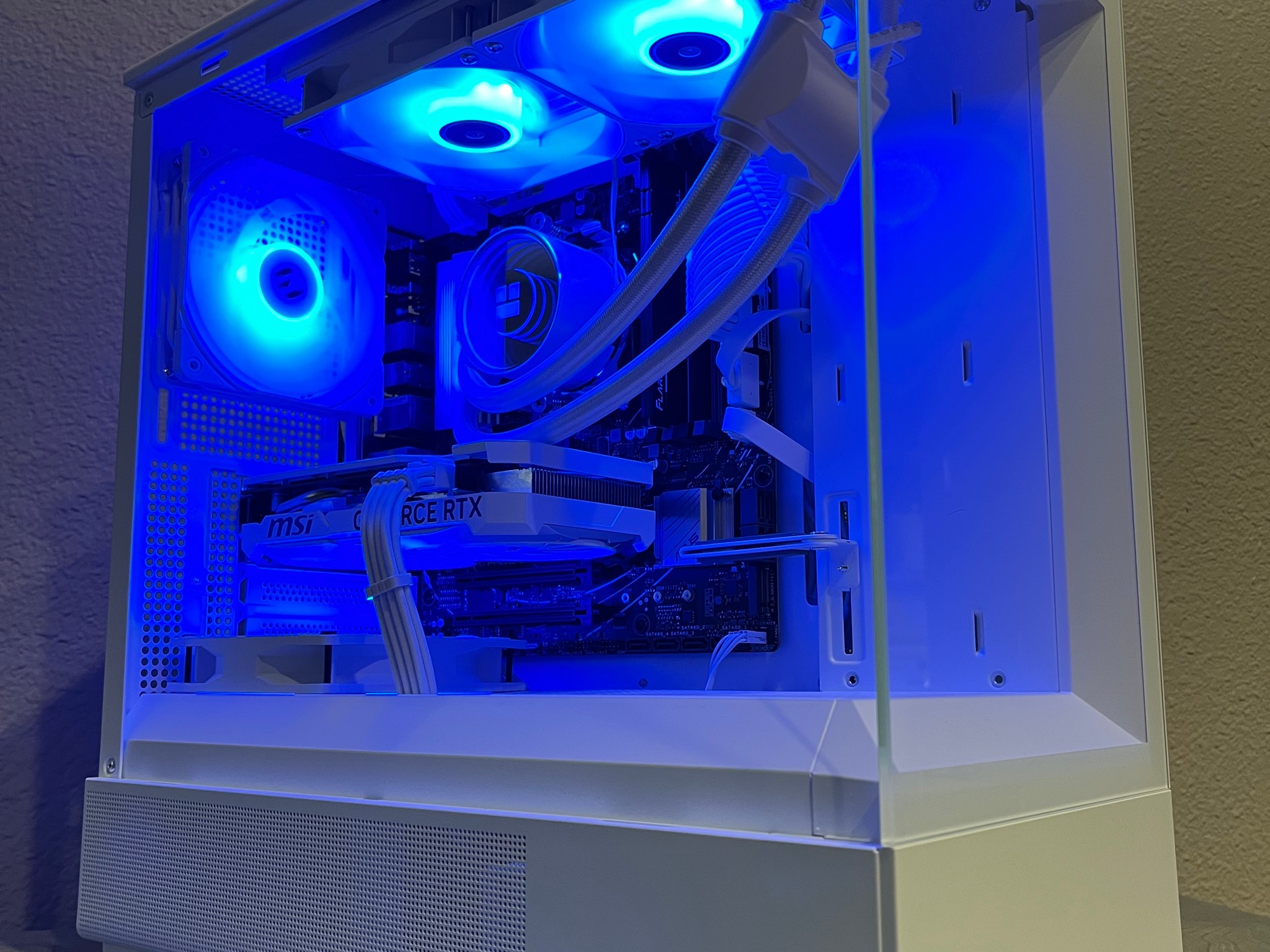 All White 1080p Gaming PC | NVIDIA RTX 4060 | 16GB 6000mhz RAM | WIFI | 1TB NVME M.2 | AIO