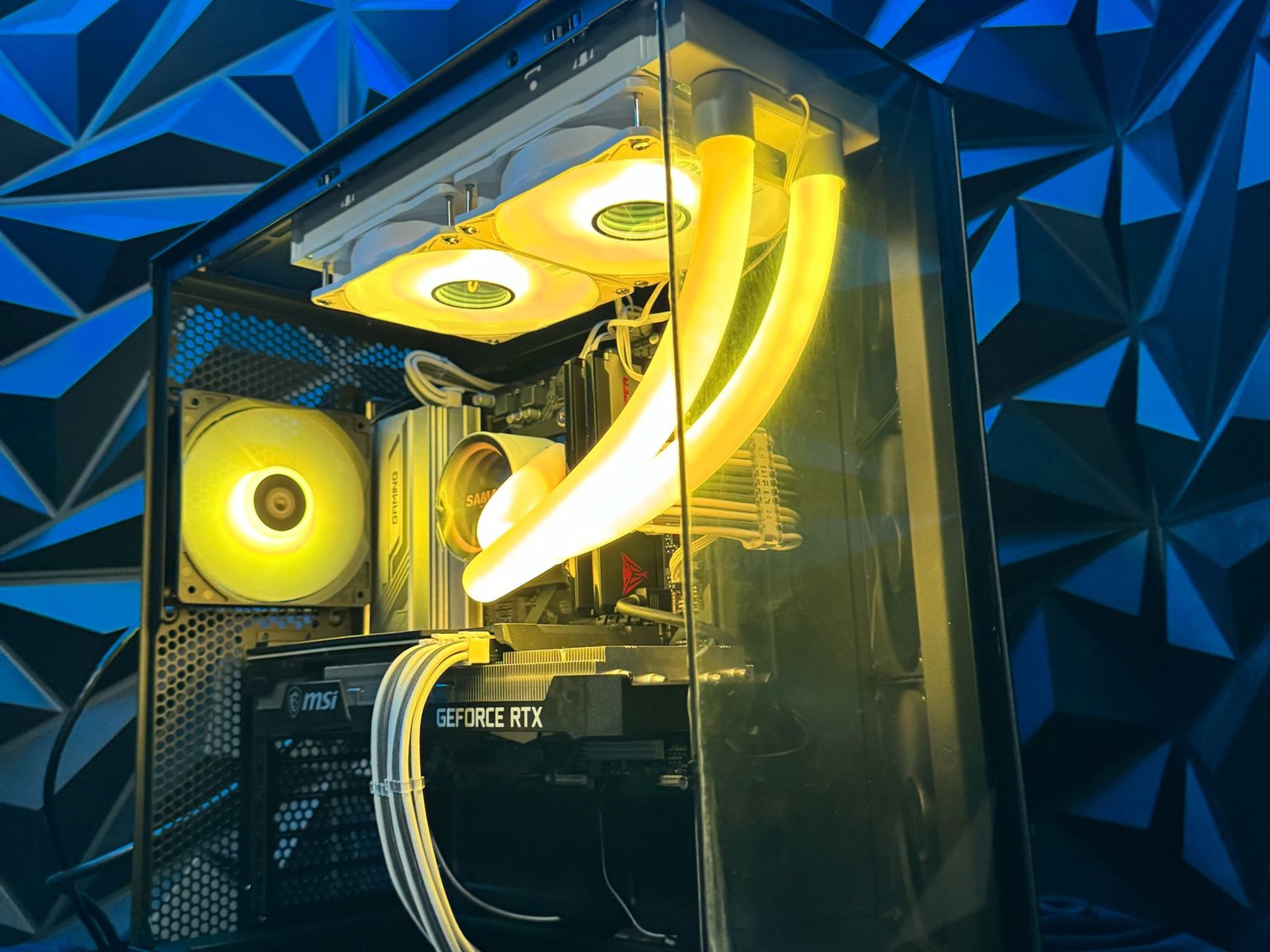 🌀Tusker Flow Glow🌀 Ryzen 5 7600X| RTX 3070| 32 GB DDR5| 2 TB NVME