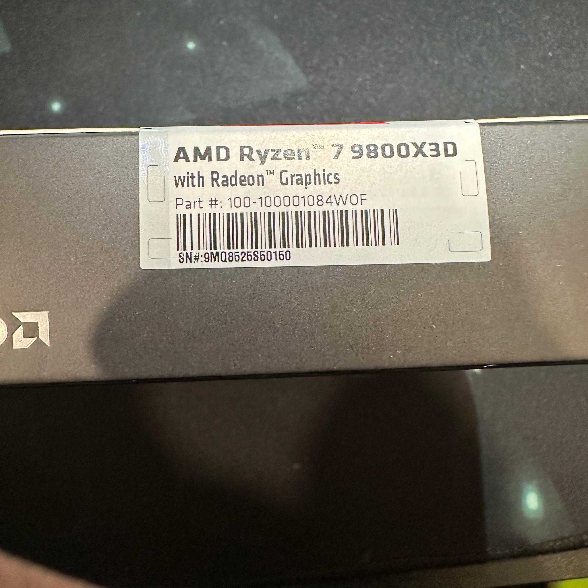 AMD RYZEN 7 9800X3D