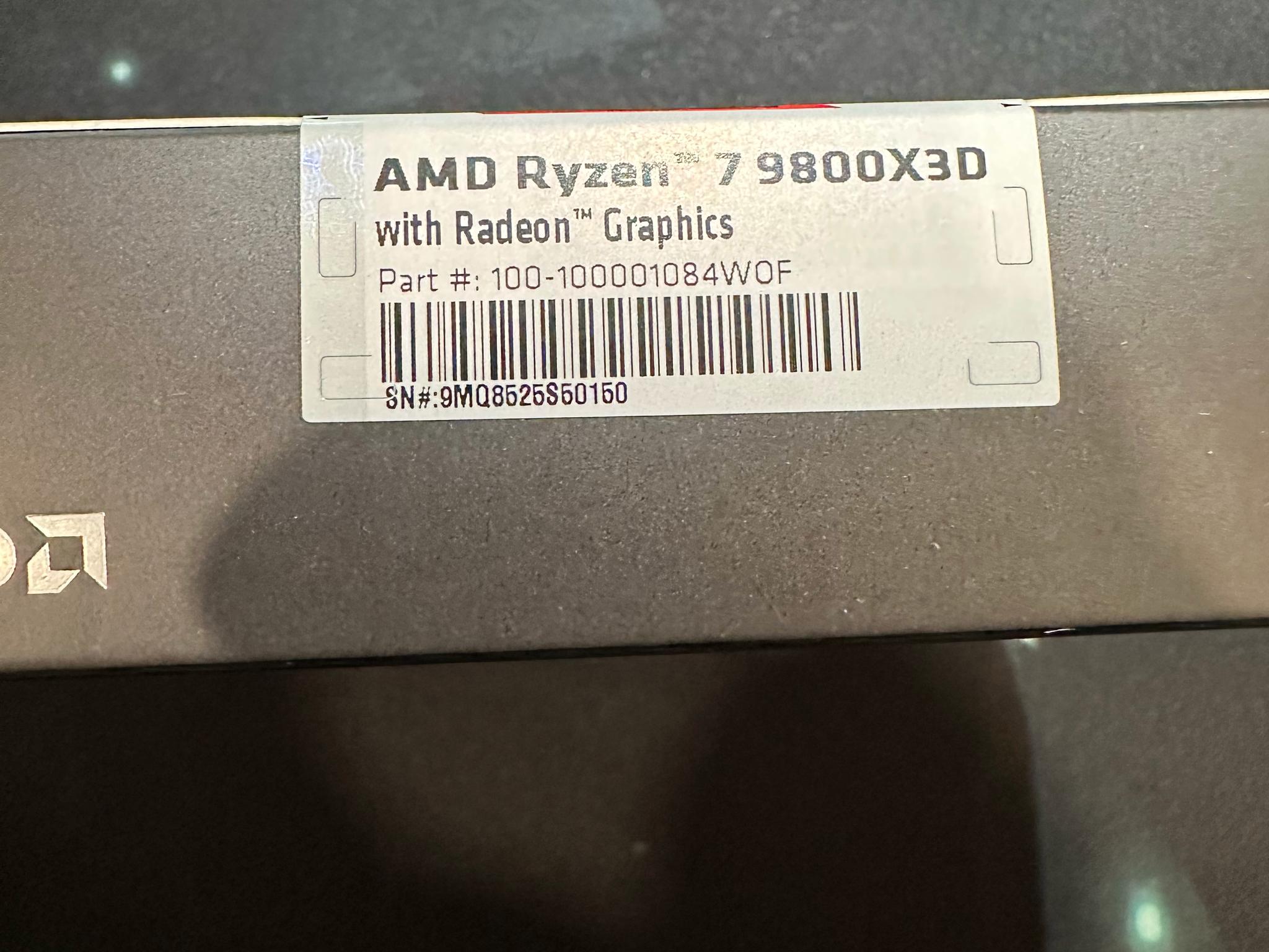 AMD RYZEN 7 9800X3D