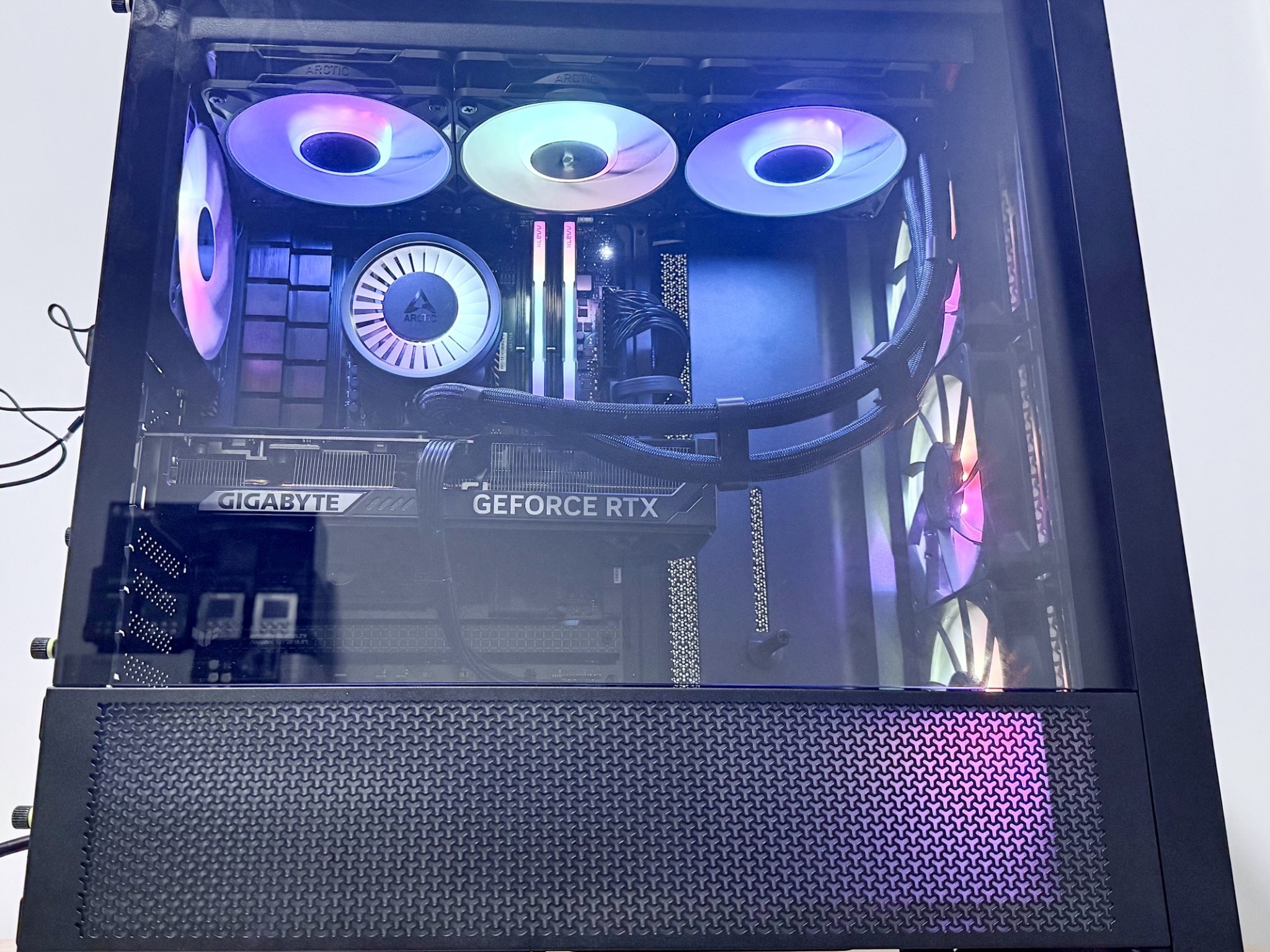 Corsair 4000D RTX 5070 OC 12GB