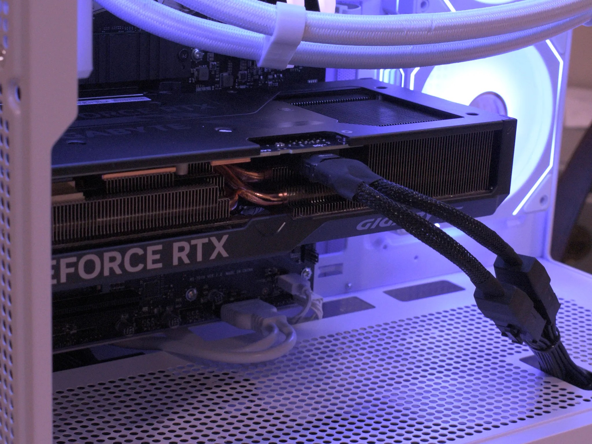 Gaming PC | Ryzen 7 7700X | RTX 4070ti 12GB | 32GB Ram DDR5 | 1TB nVME SSD | 1440p White Gaming PC
