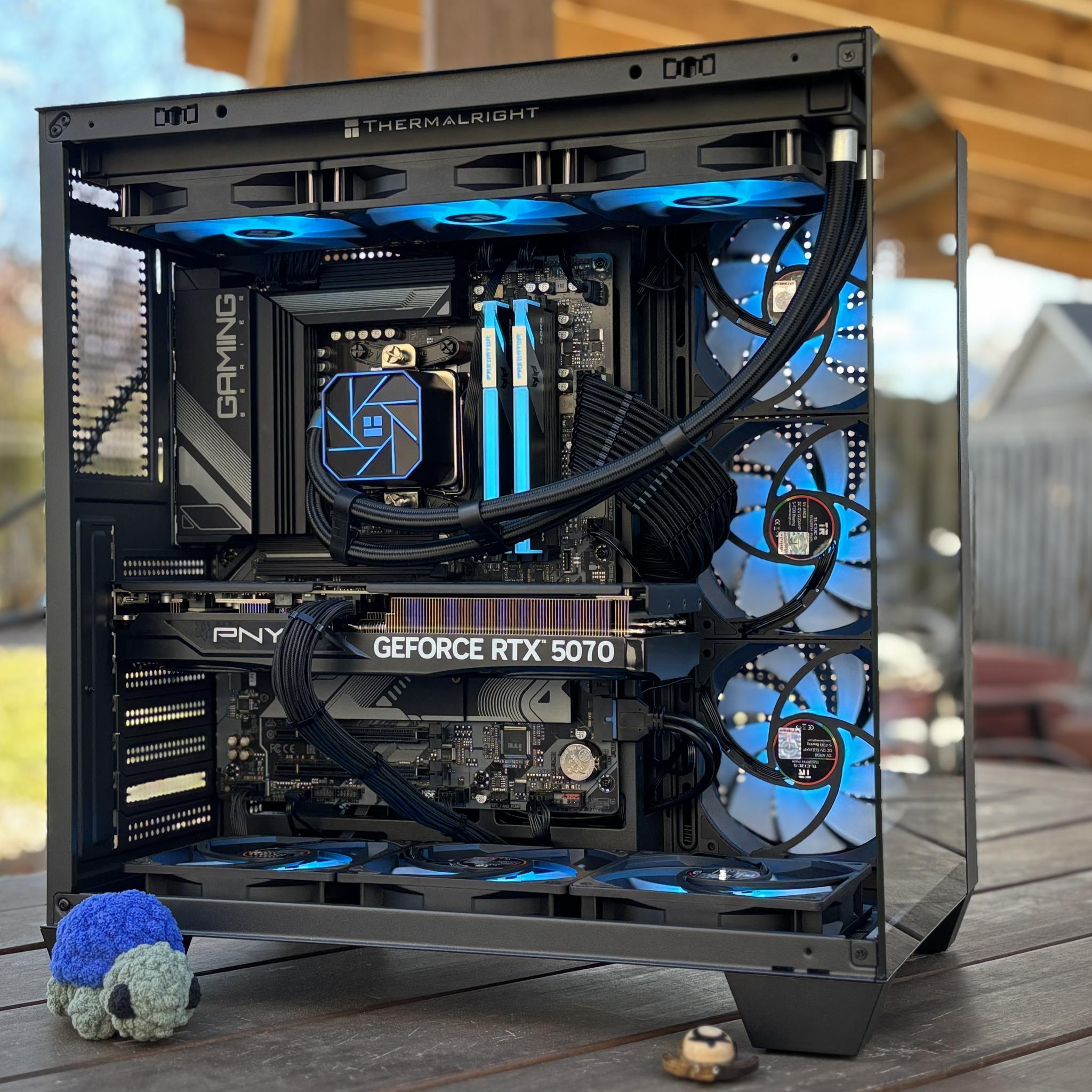 BLACK FRIDAY | 🖤 Black Surge ⚡ |  RTX 5070 | Ryzen 5 7500F | 32GB RAM | 1TB NVME SSD | Wifi |
