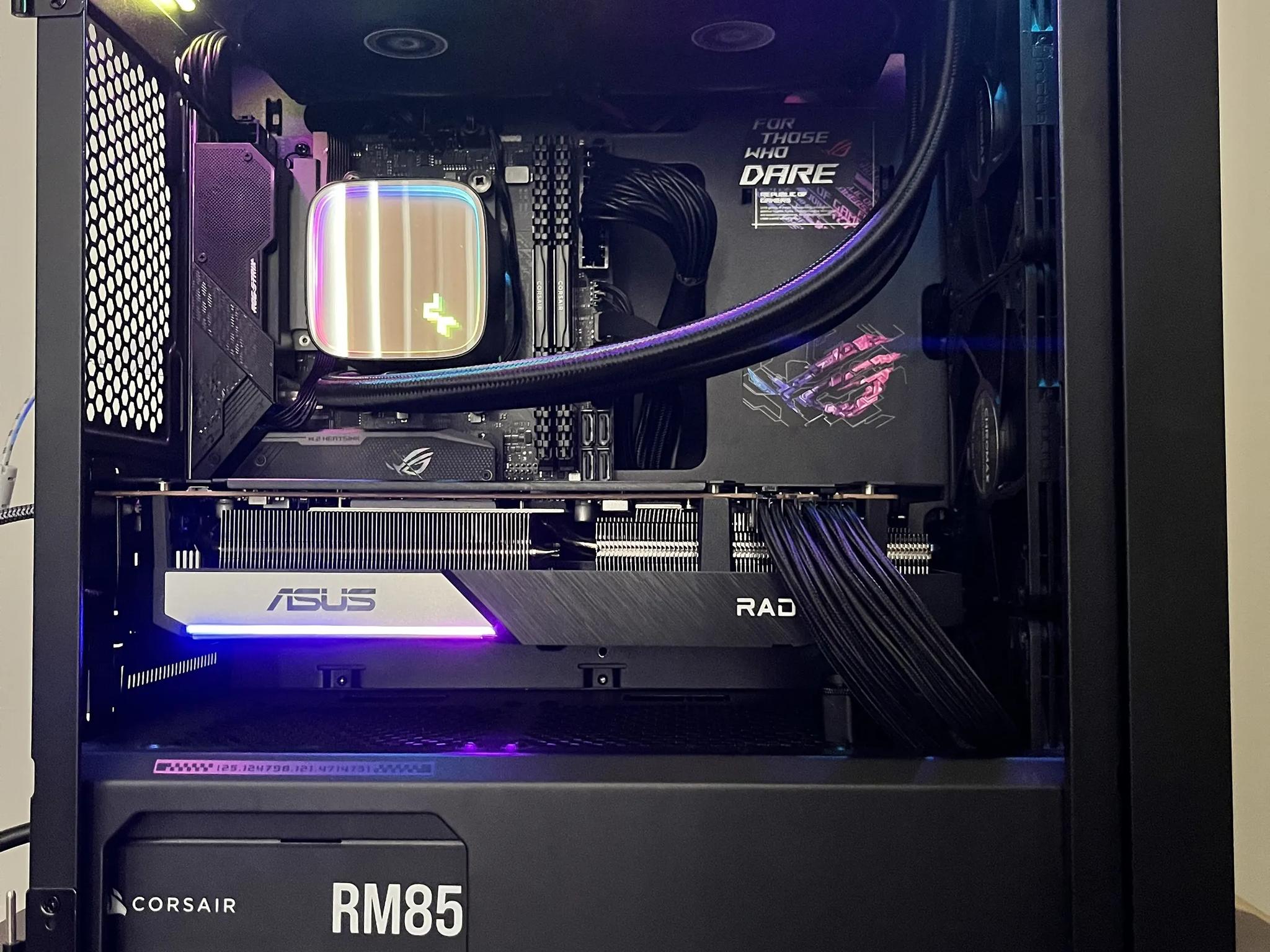 Asus Rog Strix B550 Ryzen 9 5900x + Rx 6700 XT