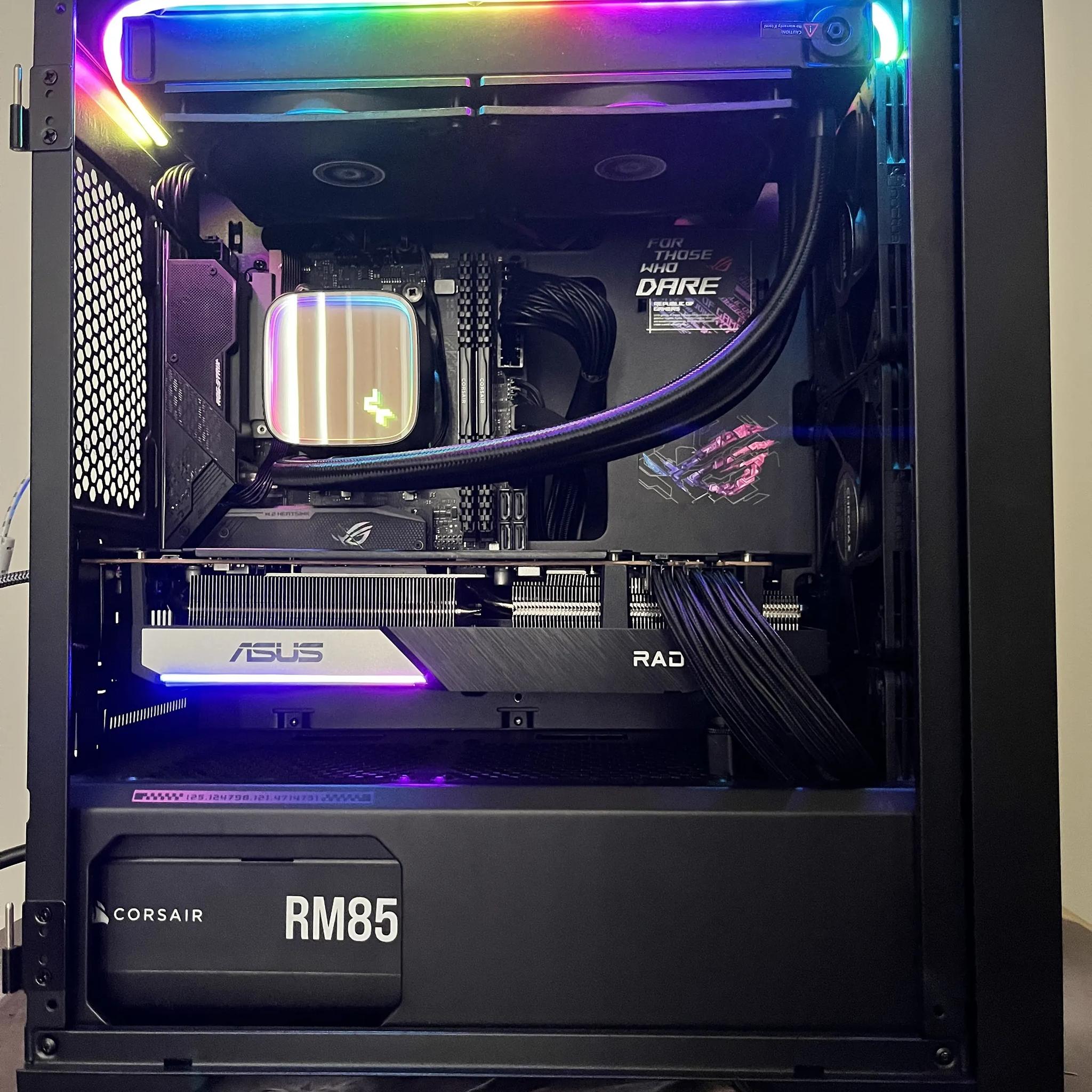 Asus Rog Strix B550 Ryzen 9 5900x + Rx 6700 XT