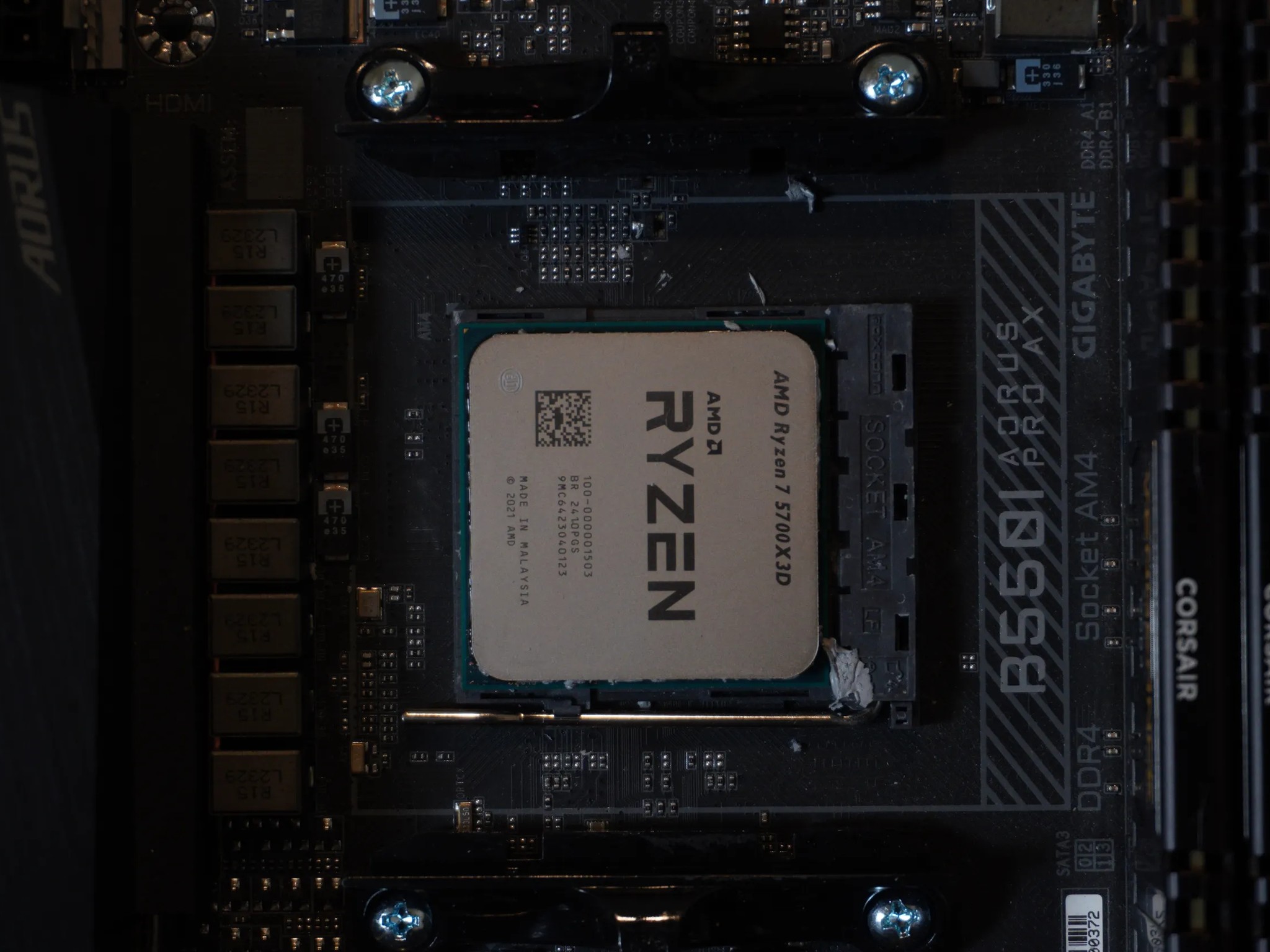R7 5700x3d + 64 GB DDR4 3600 MHz Ram + Gigabyte B550 ITX