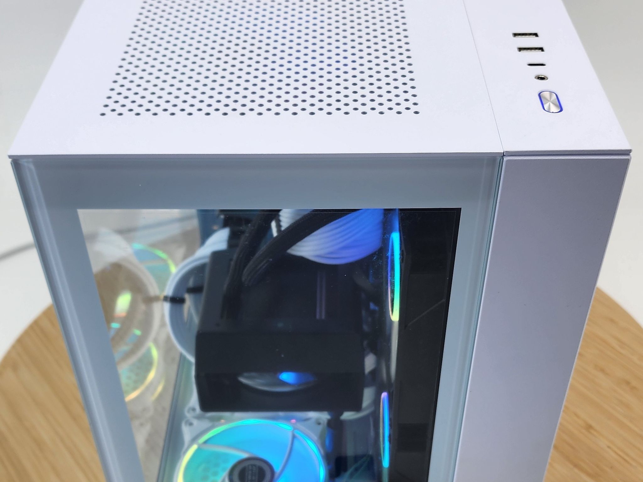Gaming PC i9-14900K 32GB RAM 1TB SSD RX 9070 XT 16GB Windows 11 Computer