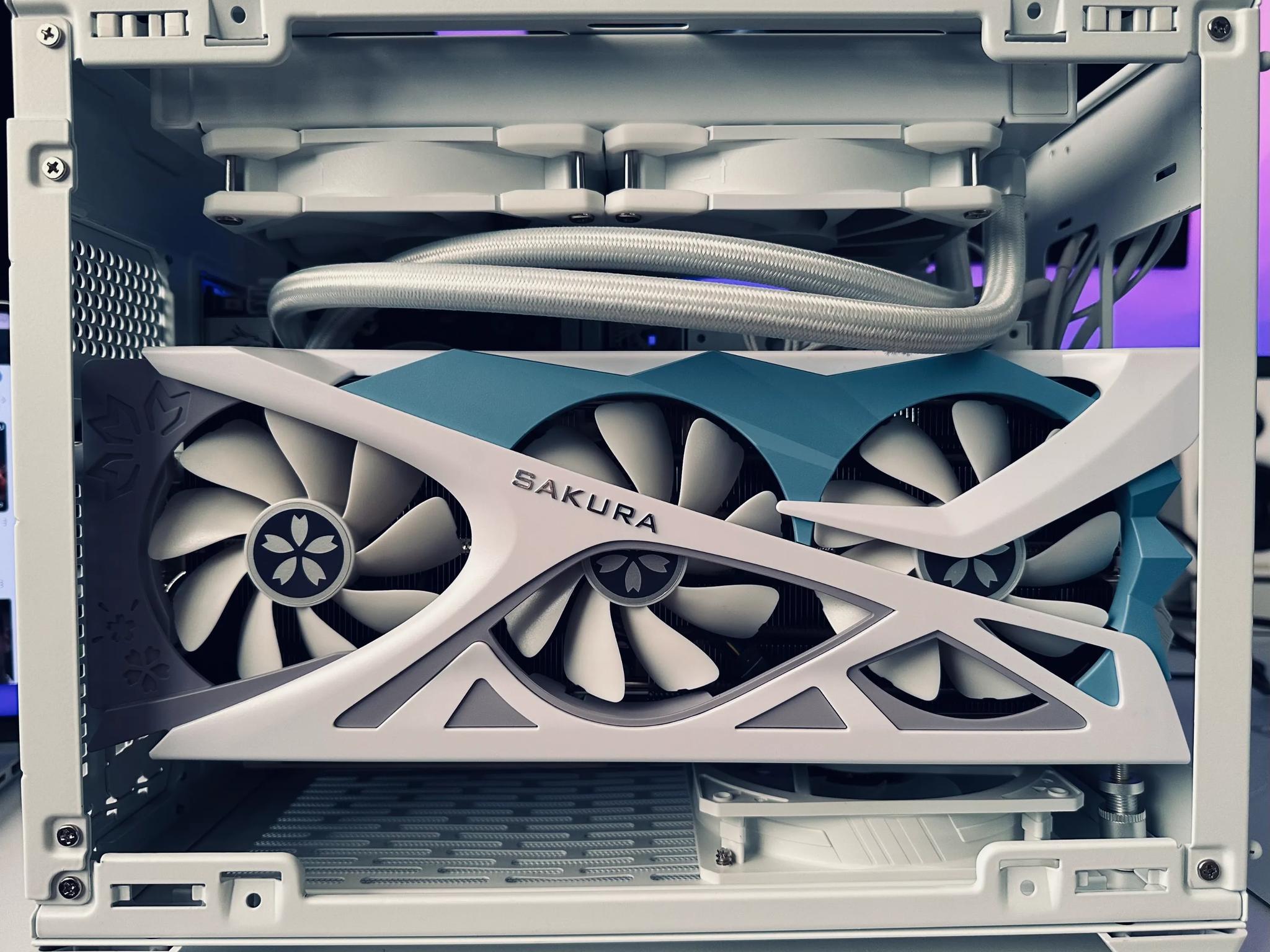 SAKURA RX 7800XT 16 GB | AMD 7600X3D | SFX MINI ITX BUILD | COOLERMASTER NR200P V2 | 32Gb @ 6000MT/s