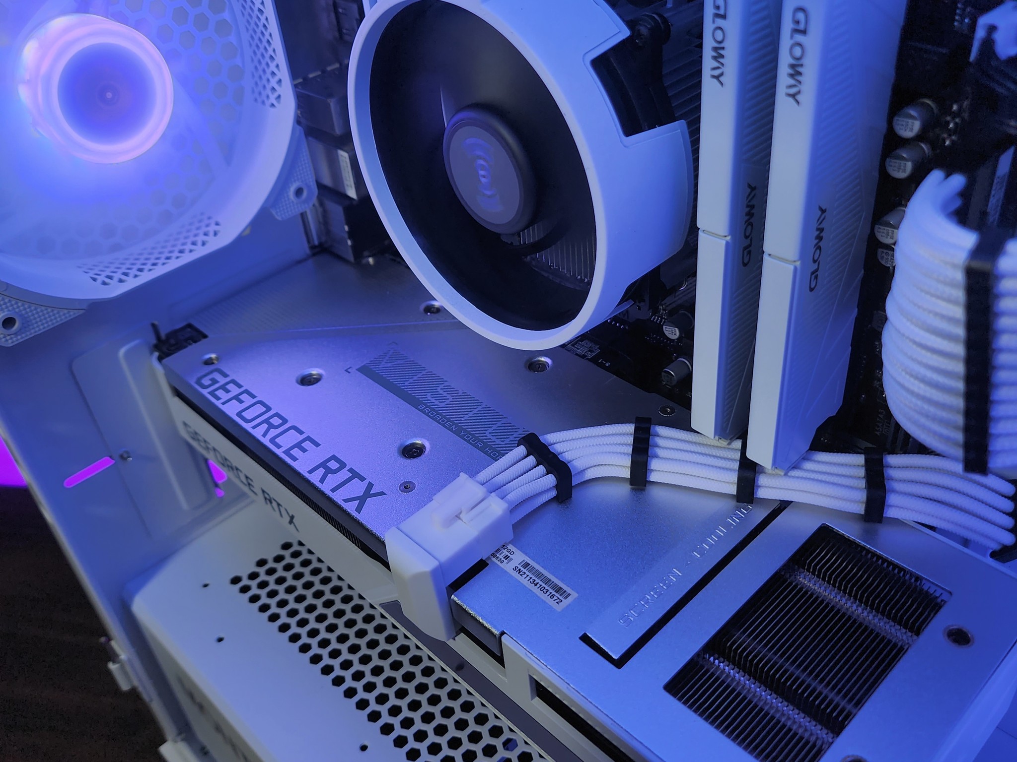 💙🤍 RTX 3060 // Ryzen 5 4500 // 16GB 3200MHz // 1TB NVMe Gen 4