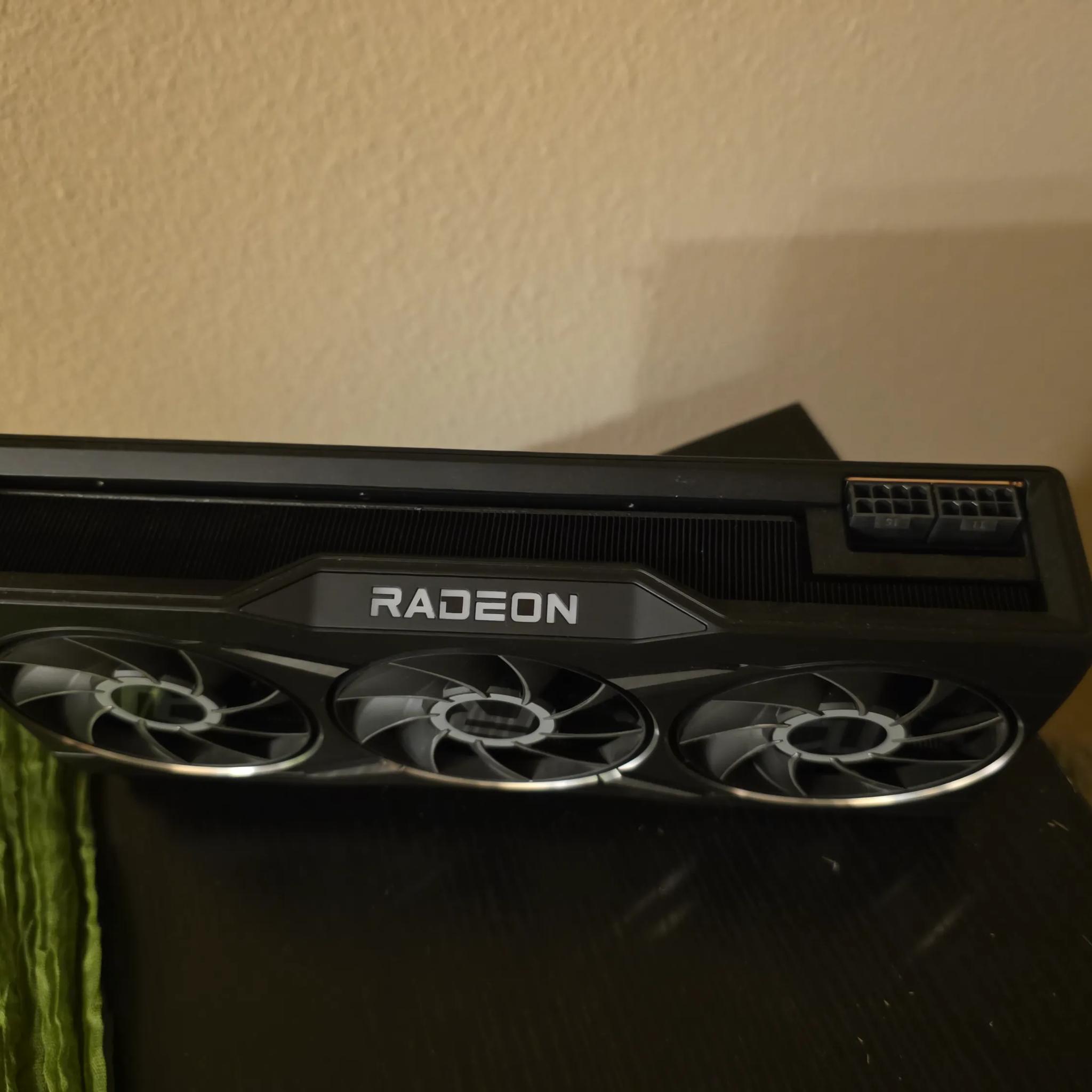 AMD 6950 XT FE