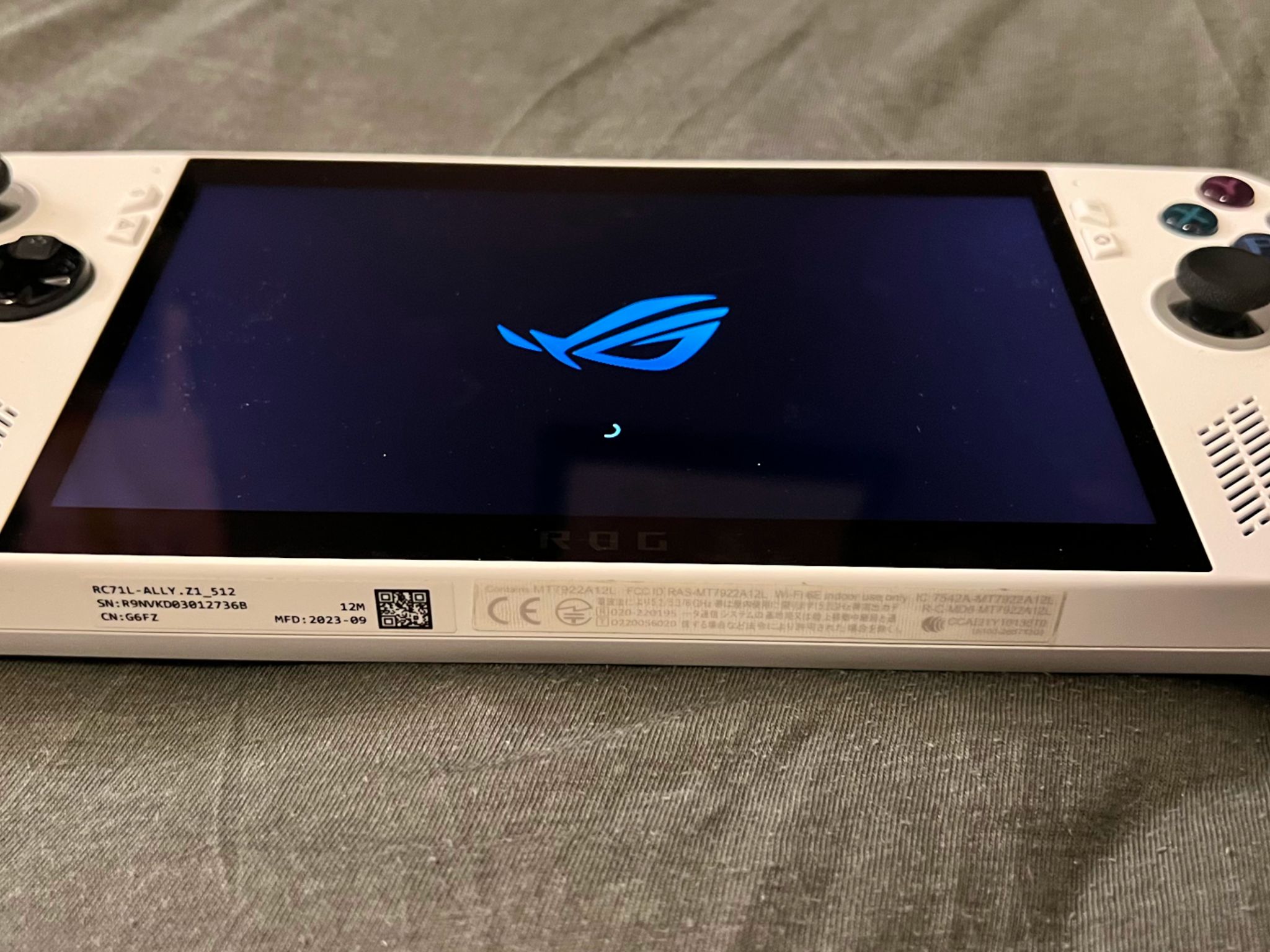 ROG Ally 16GB DDR5 512GB