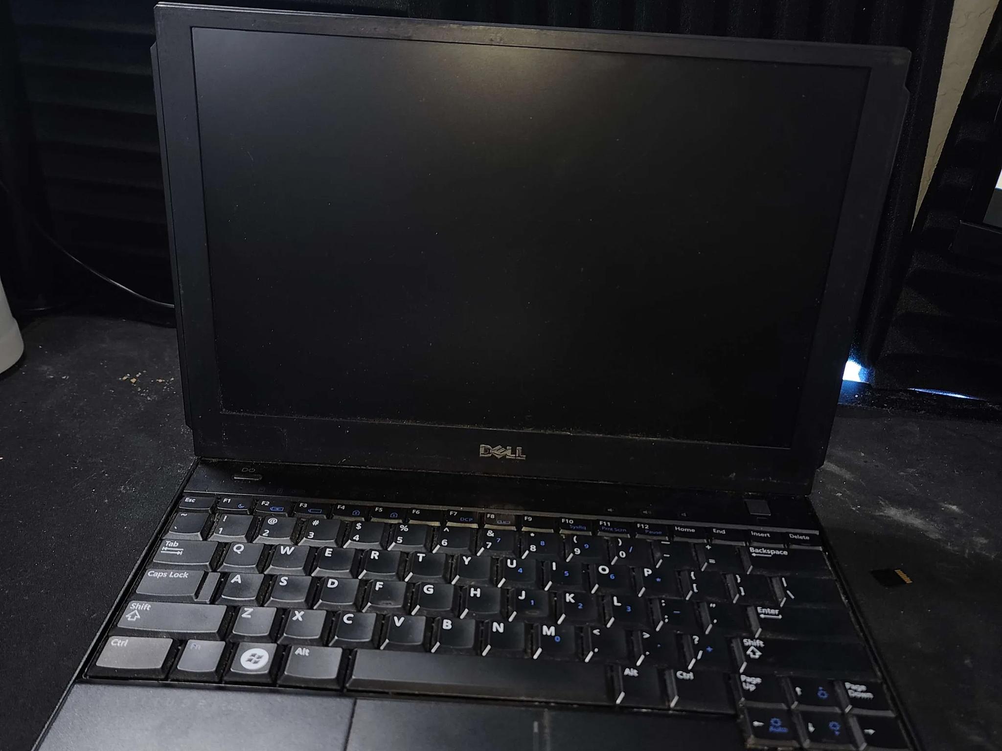 Dell Inspiron 13" Laptop (NO DISK DRIVE)