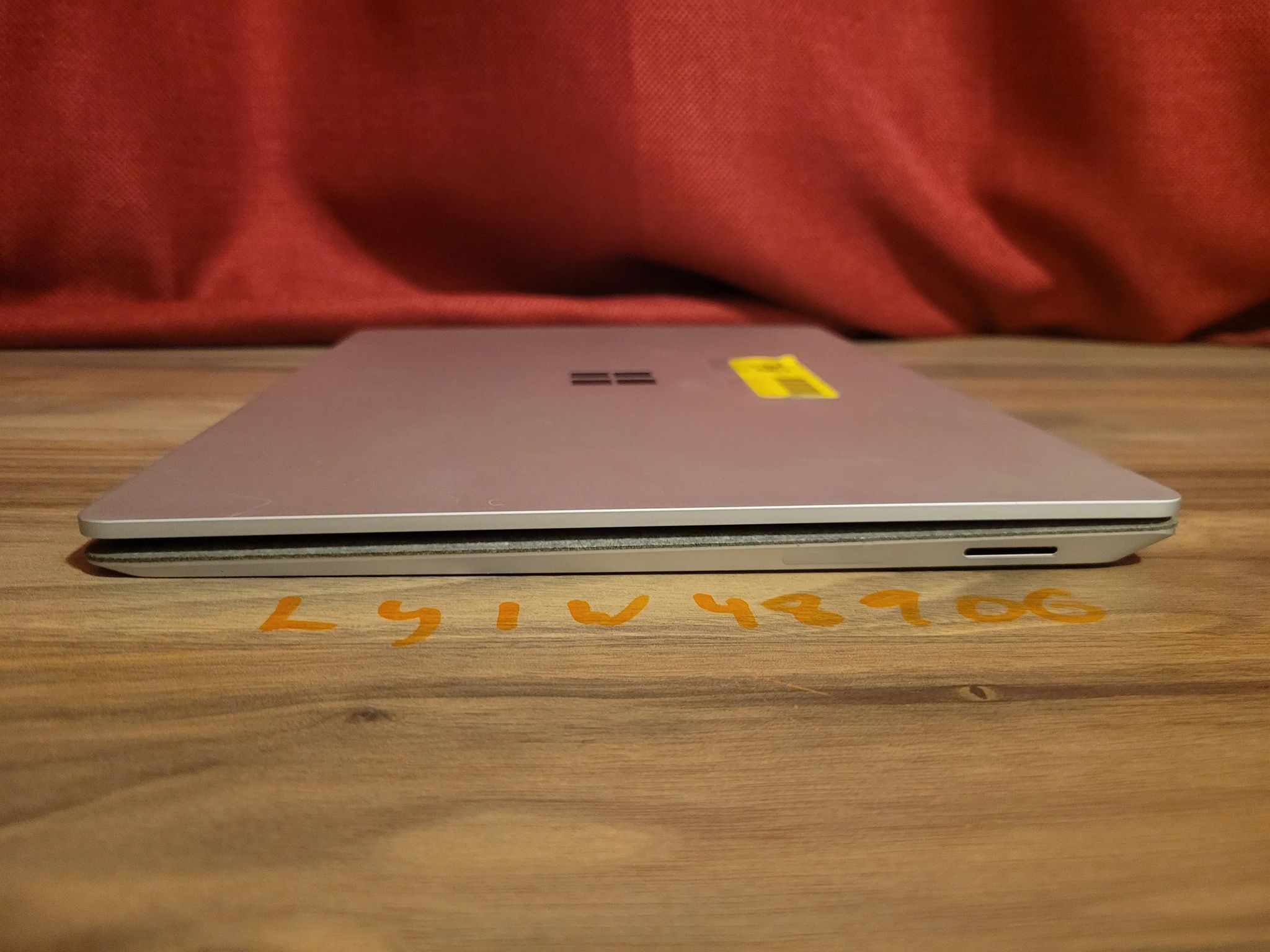 Microsoft Surface Laptop 2 - intel i7 - 512gb - 16gb ram - 13.5" touch screen