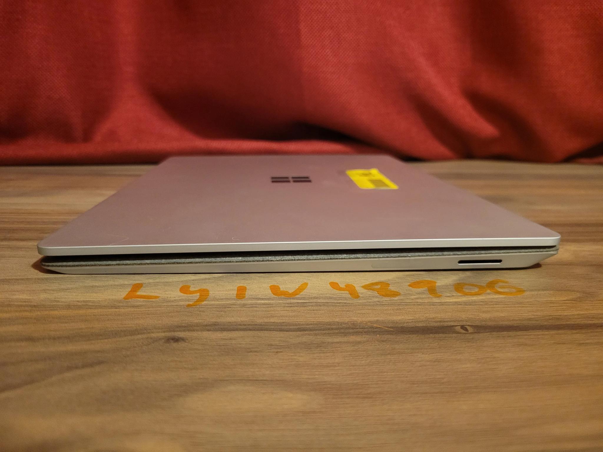 Microsoft Surface Laptop 2 - intel i7 - 512gb - 16gb ram - 13.5" touch screen