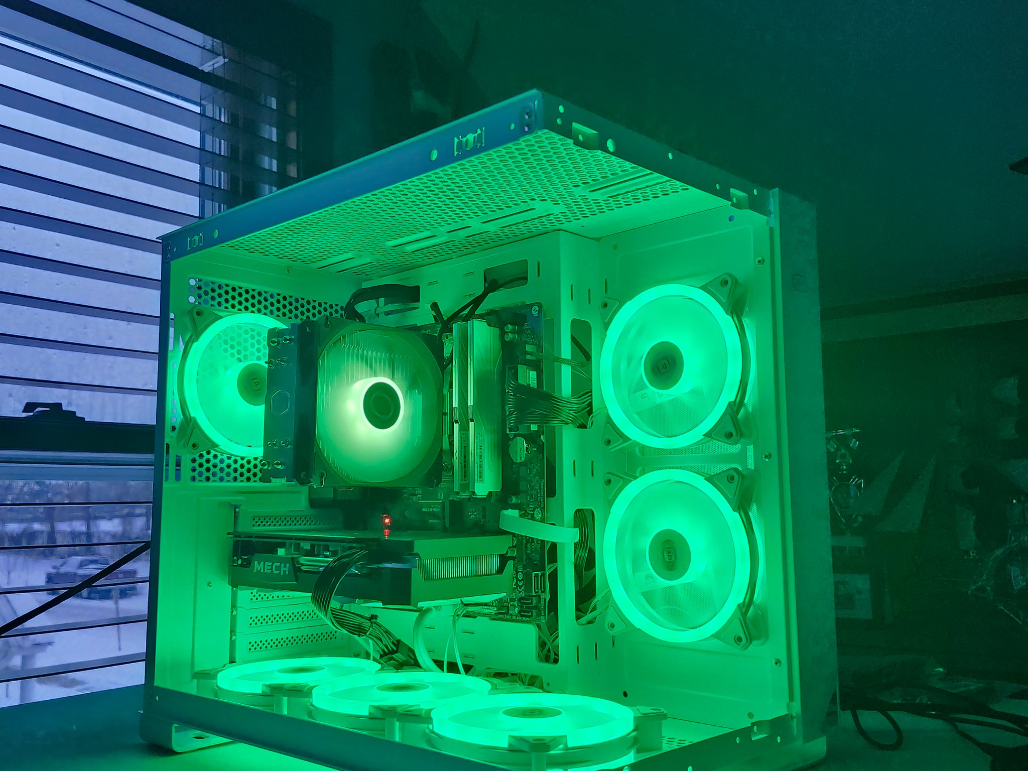 6600 | 4500 RGB White Gaming PC