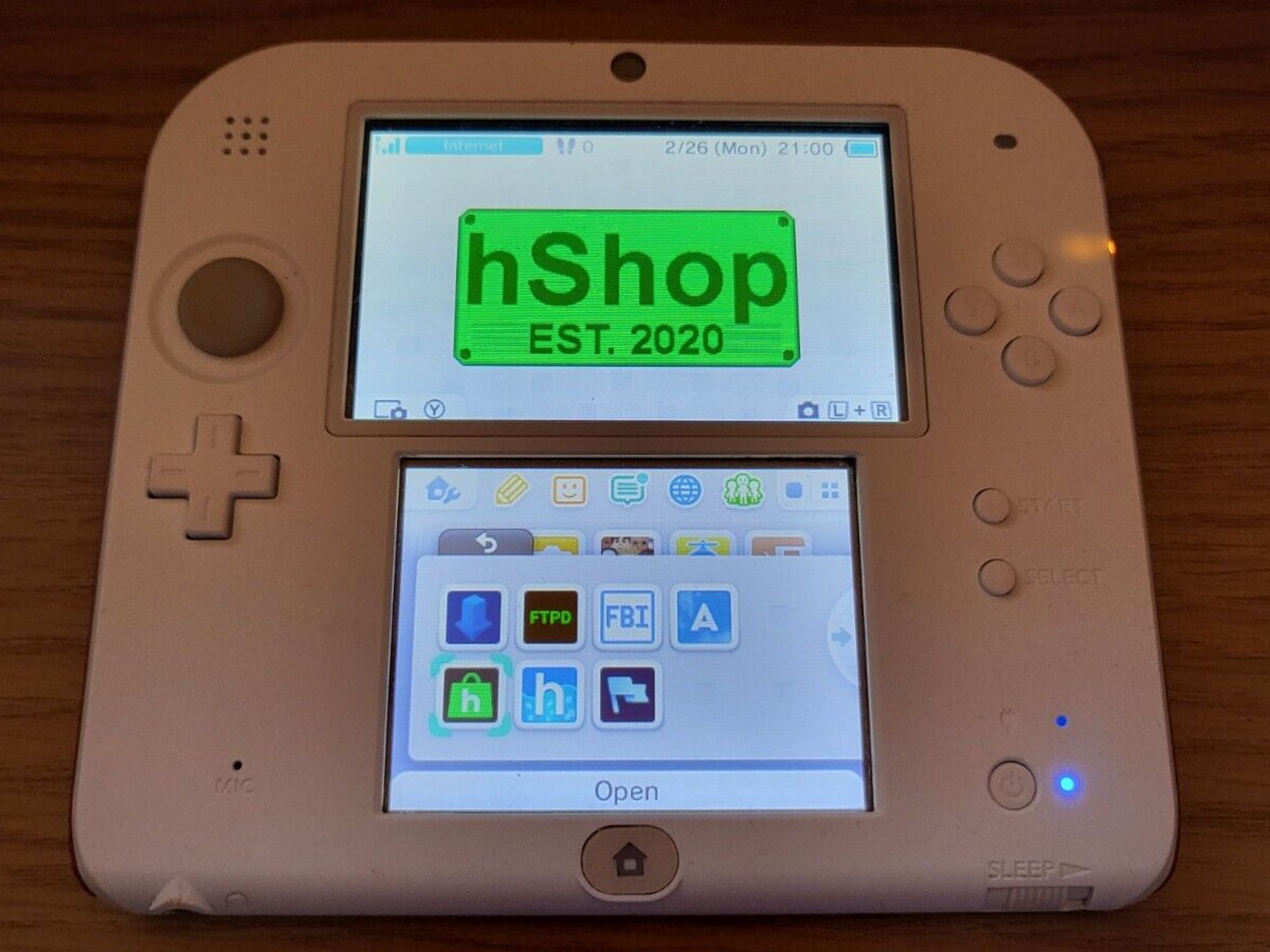 CUSTOM USER REFURBISHED Nintendo 2DS White/Red Handheld Console, New Super Mario Bros 2 Edition
