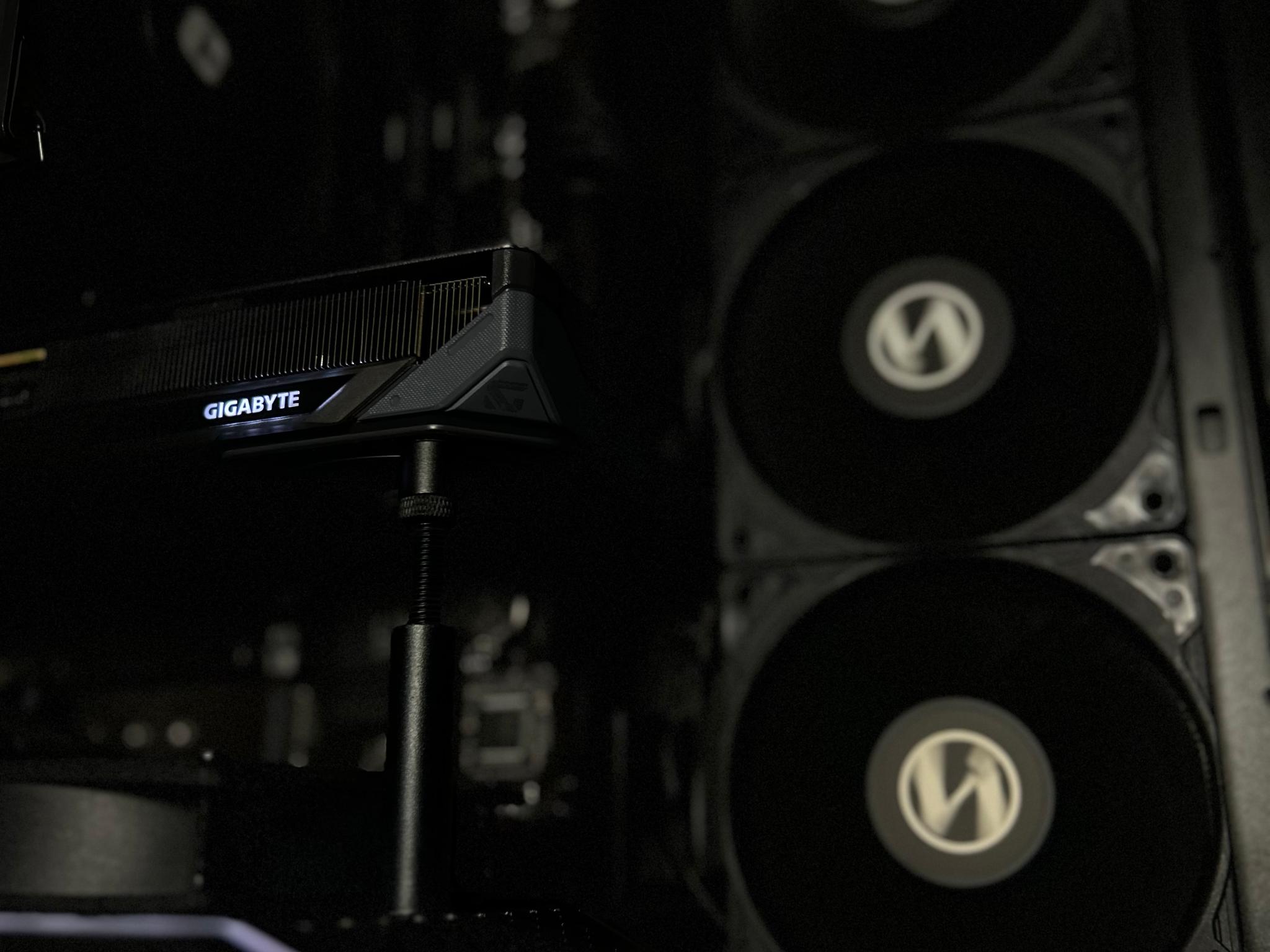 BLACKOUT🦇🖤 GAMING PC | RTX 5060 OC | RYZEN 5 5600X | 32GB DDR4 3200MT/s | 1TB SSD NVMe