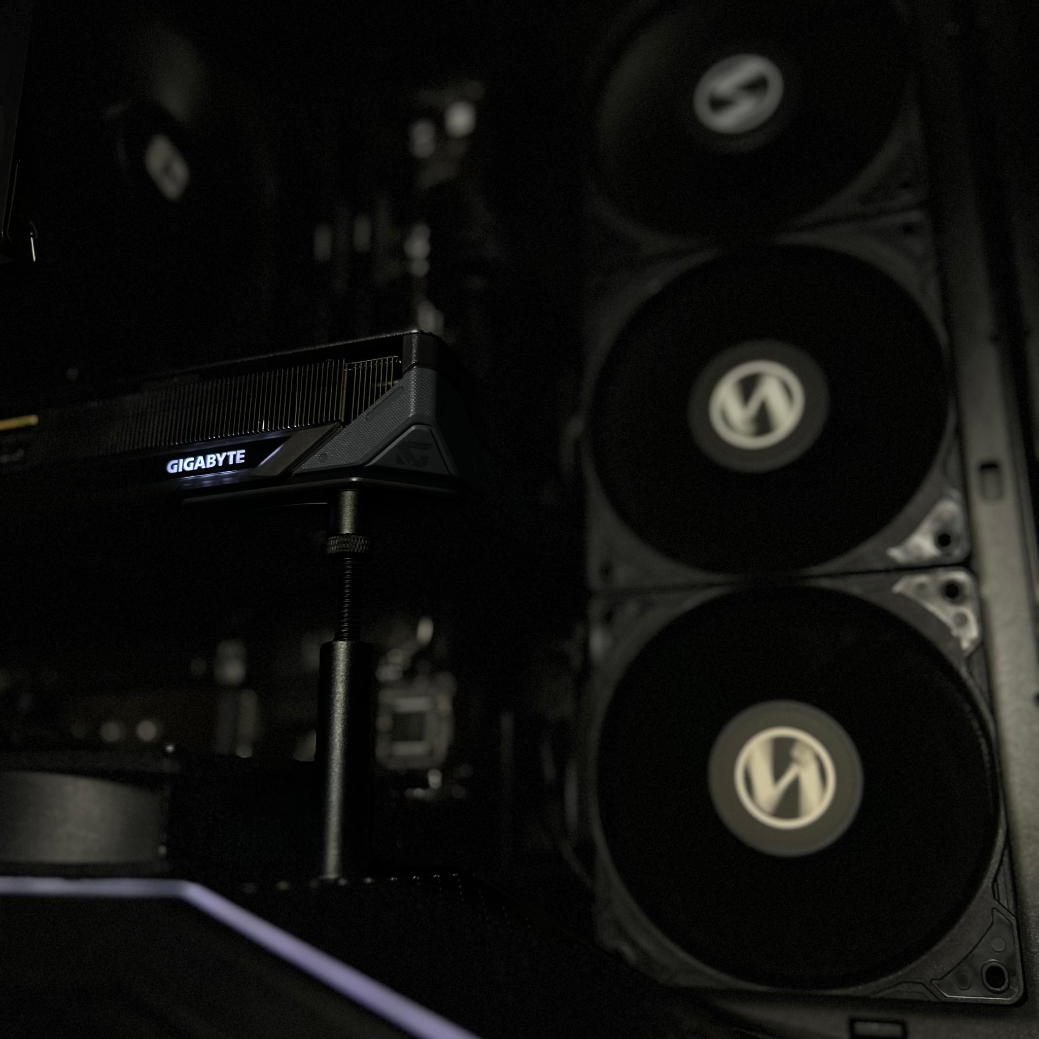 BLACKOUT🦇🖤 GAMING PC | RTX 5060 OC | RYZEN 5 5600X | 32GB DDR4 3200MT/s | 1TB SSD NVMe