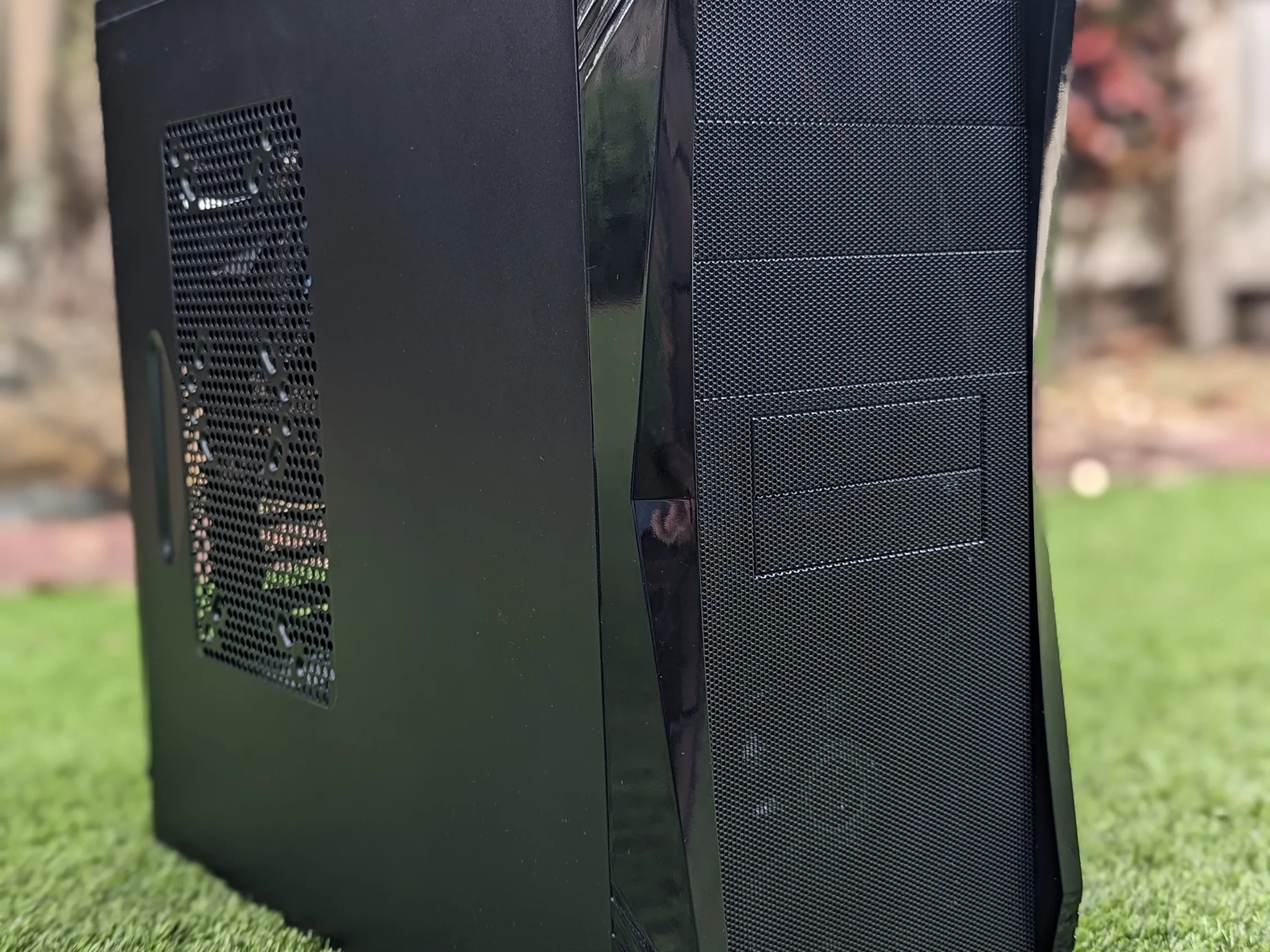 The Modest Esports rig i7 6700K 64GB RAM RX 580 128GB SSD 1TB HDD