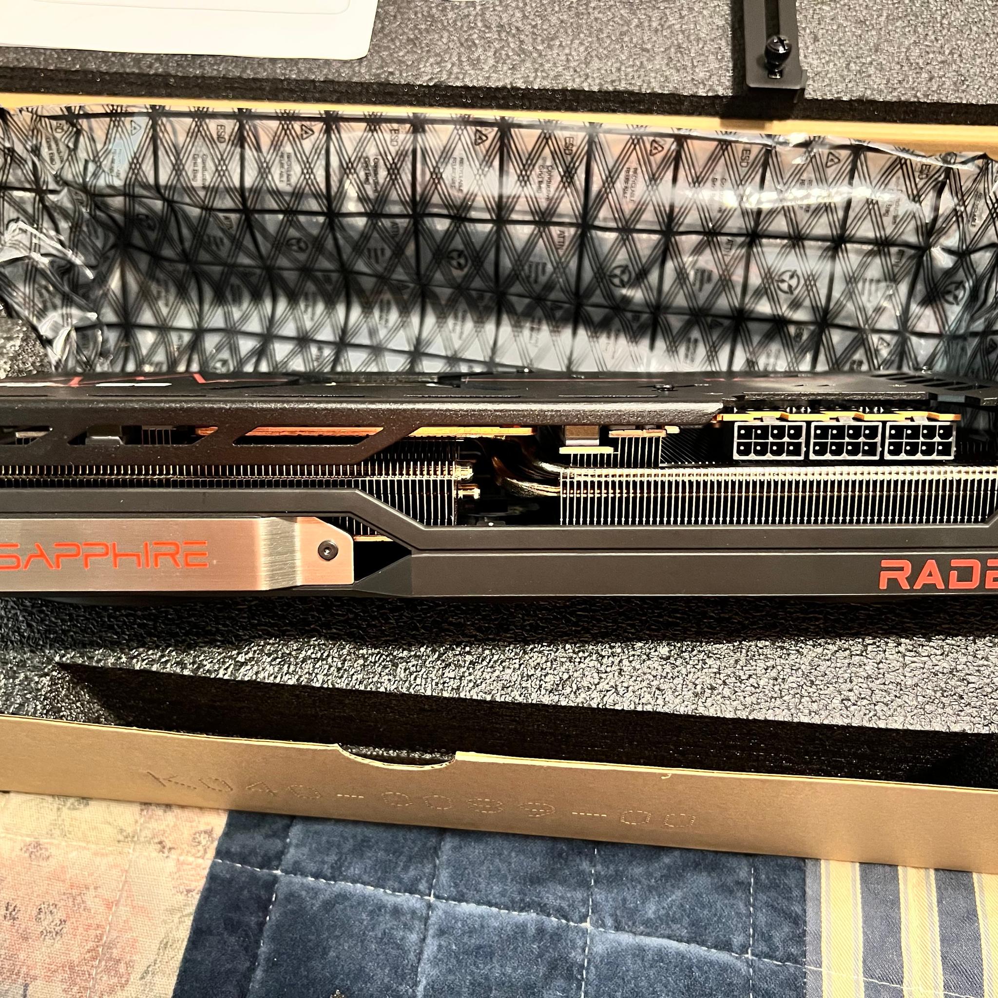 SAPPHIRE PULSE Radeon RX 7900 XTX