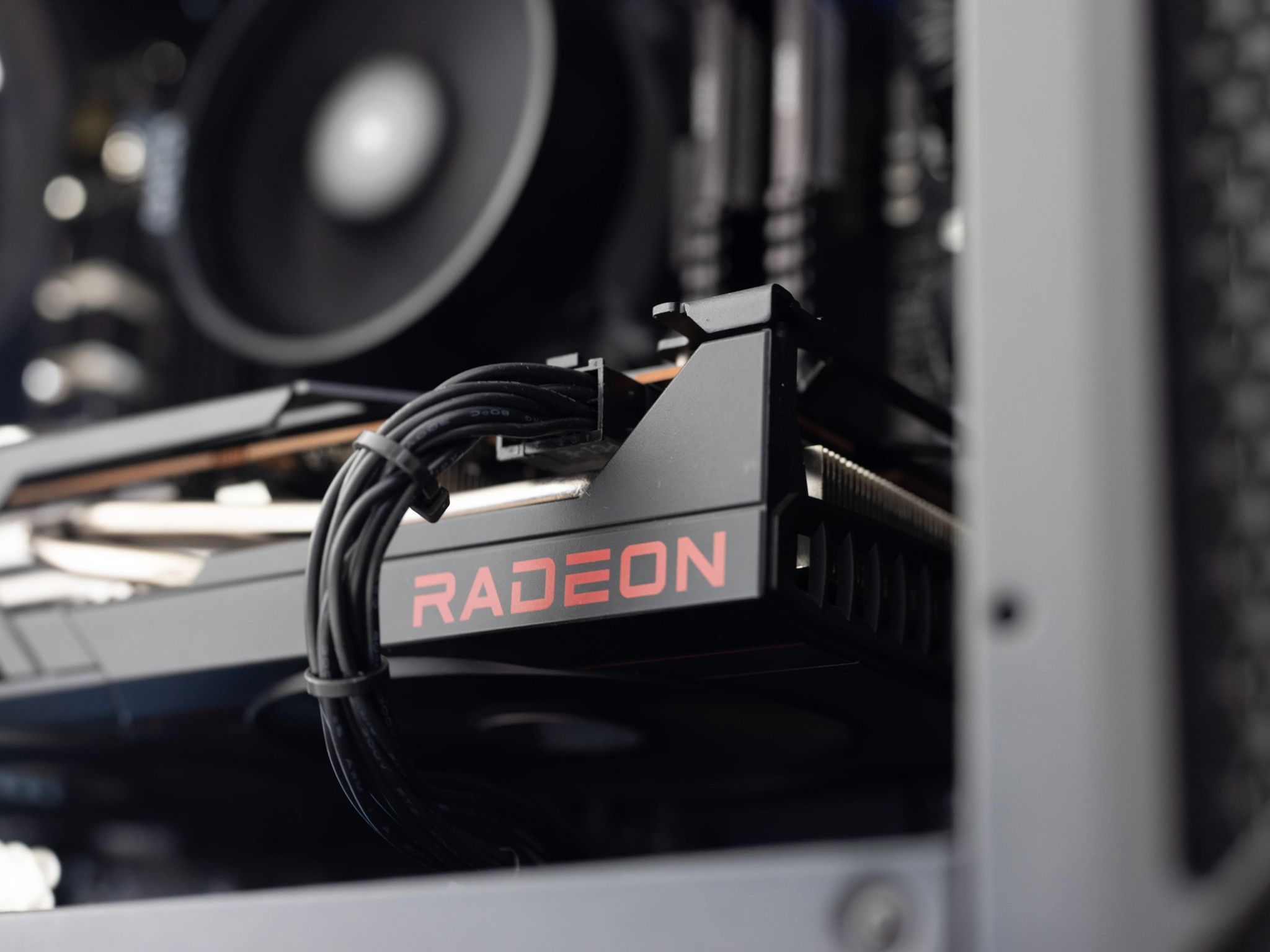 RX 6700 10GB, Ryzen 5 3600, 16GB DDR4, 1TB NVMe, WiFi, Blackout Gaming PC