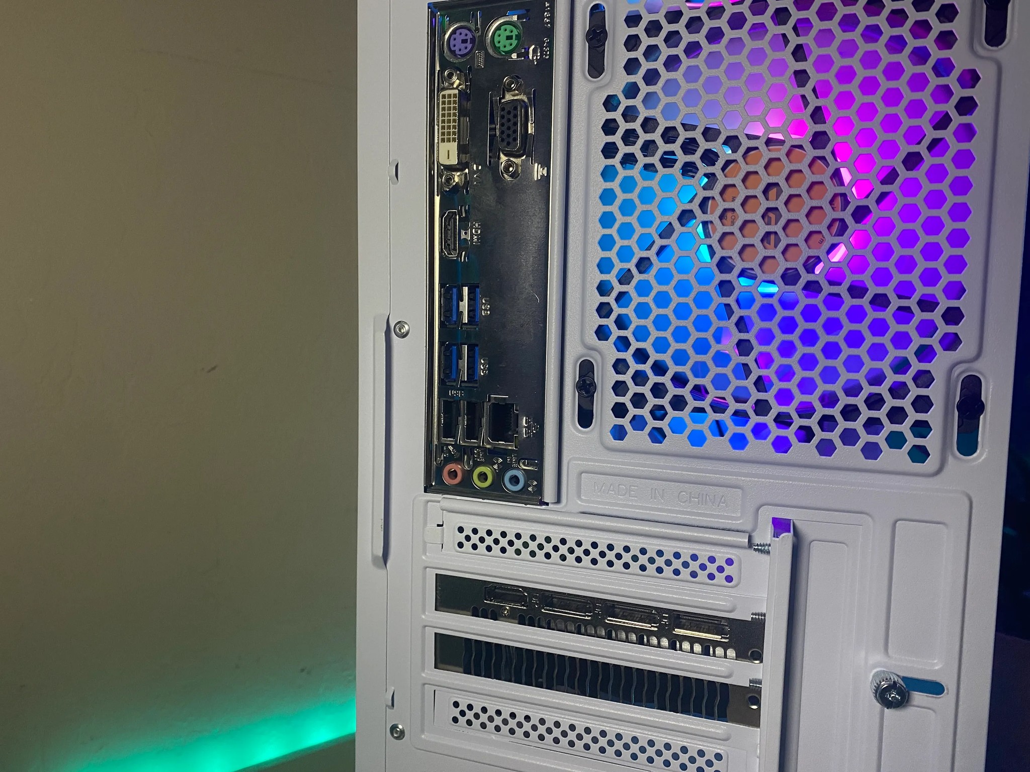 🪞Custom Built White RGB Gaming PC🪞| Fortnite, Valorant, CoD, Rainbow 6, GTA, Minecraft, and more!