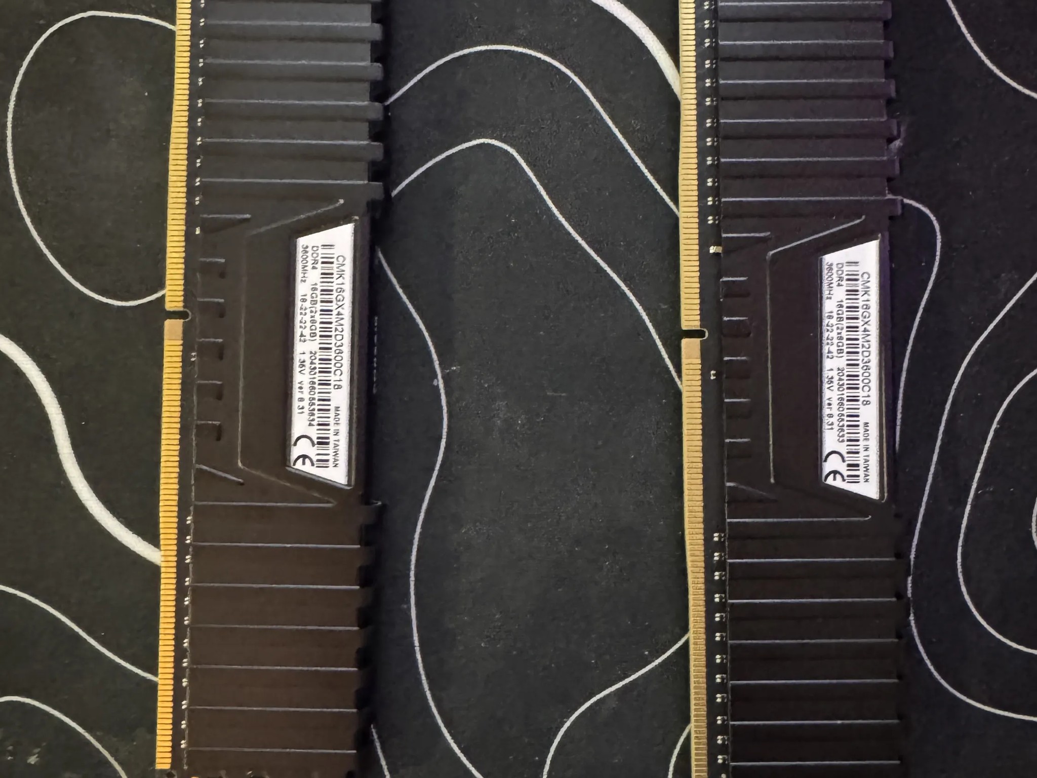 Corsair Vengeance LPX 16 GB (2 x 8 GB) DDR4-3600 CL18 Memory