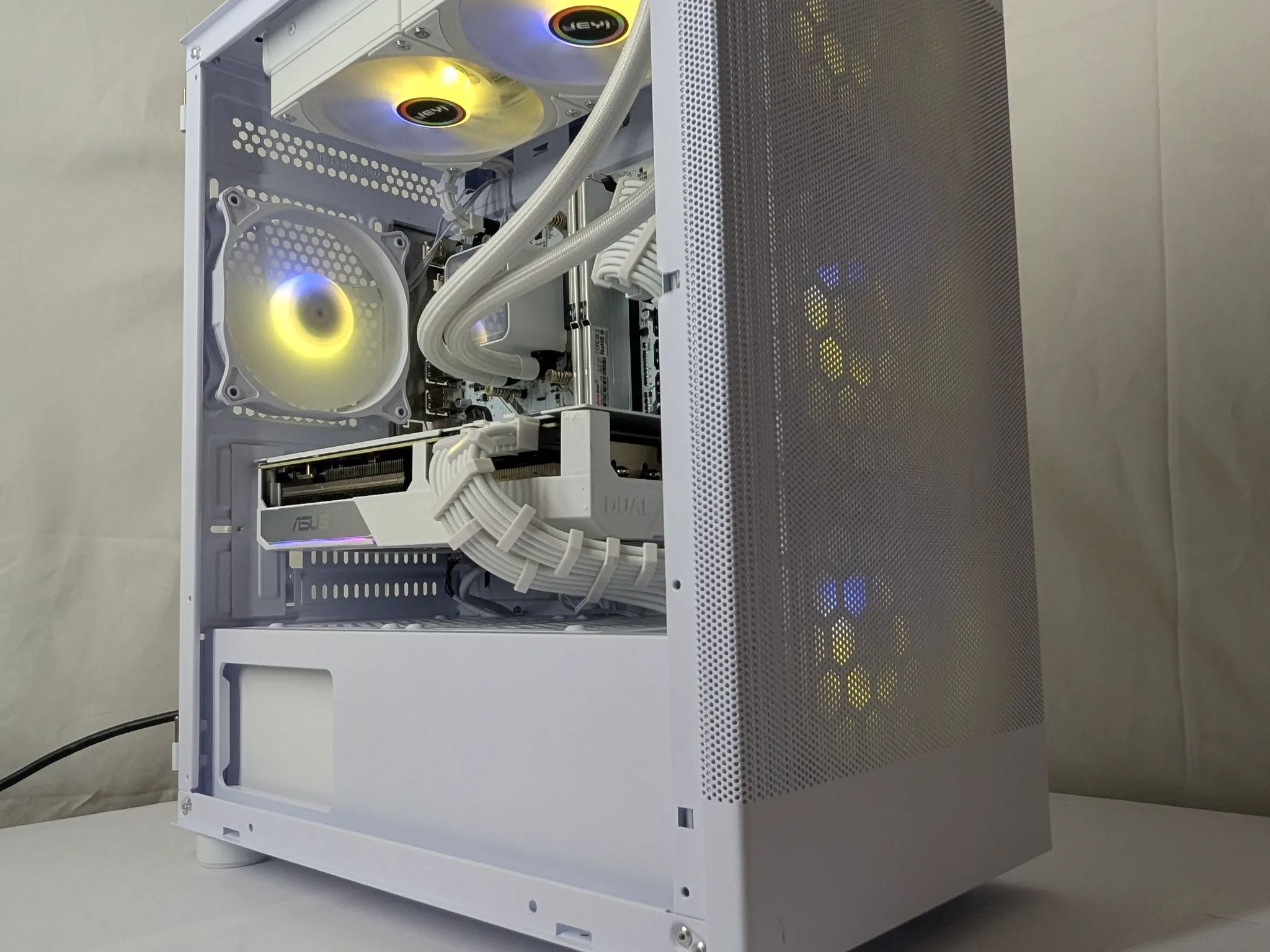 🔥 High-End Gaming PC – RTX 3070 | Ryzen 7 5700 | 32GB DDR4 | 1TB NVMe | 240mm AIO 🔥