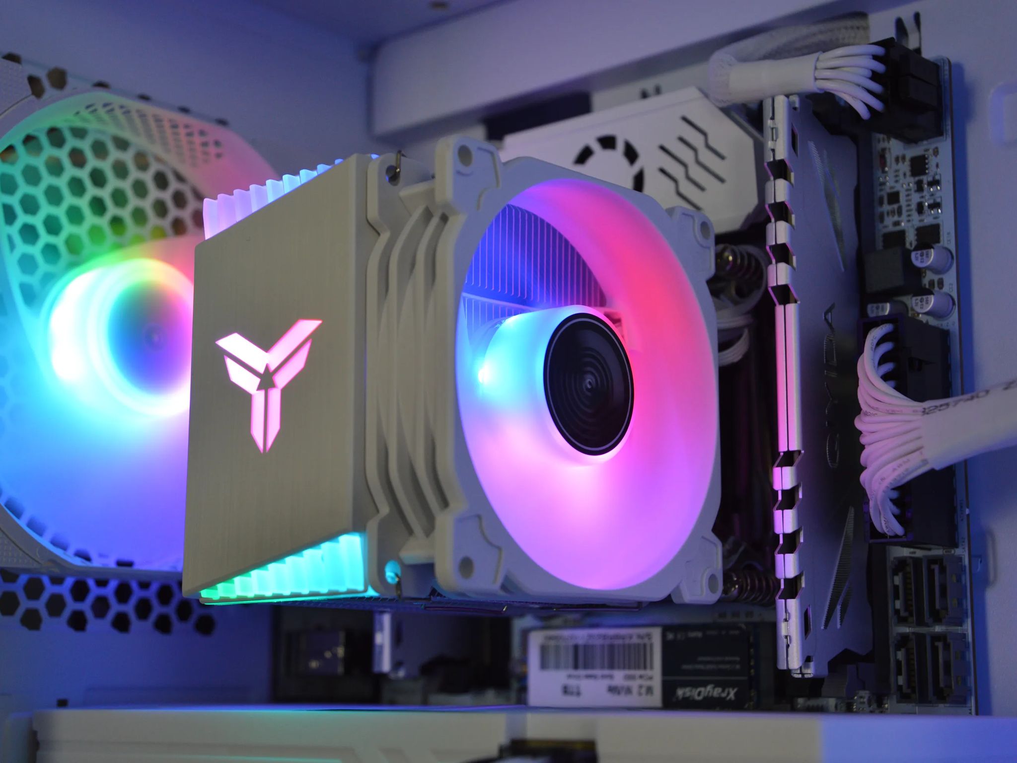 ⚪⚪| RX 580 8GB | INTEL XEON E5 2670 V3 | 16GB DDR4 RAM | 1TB NVME SSD | White-Out 2.0 |