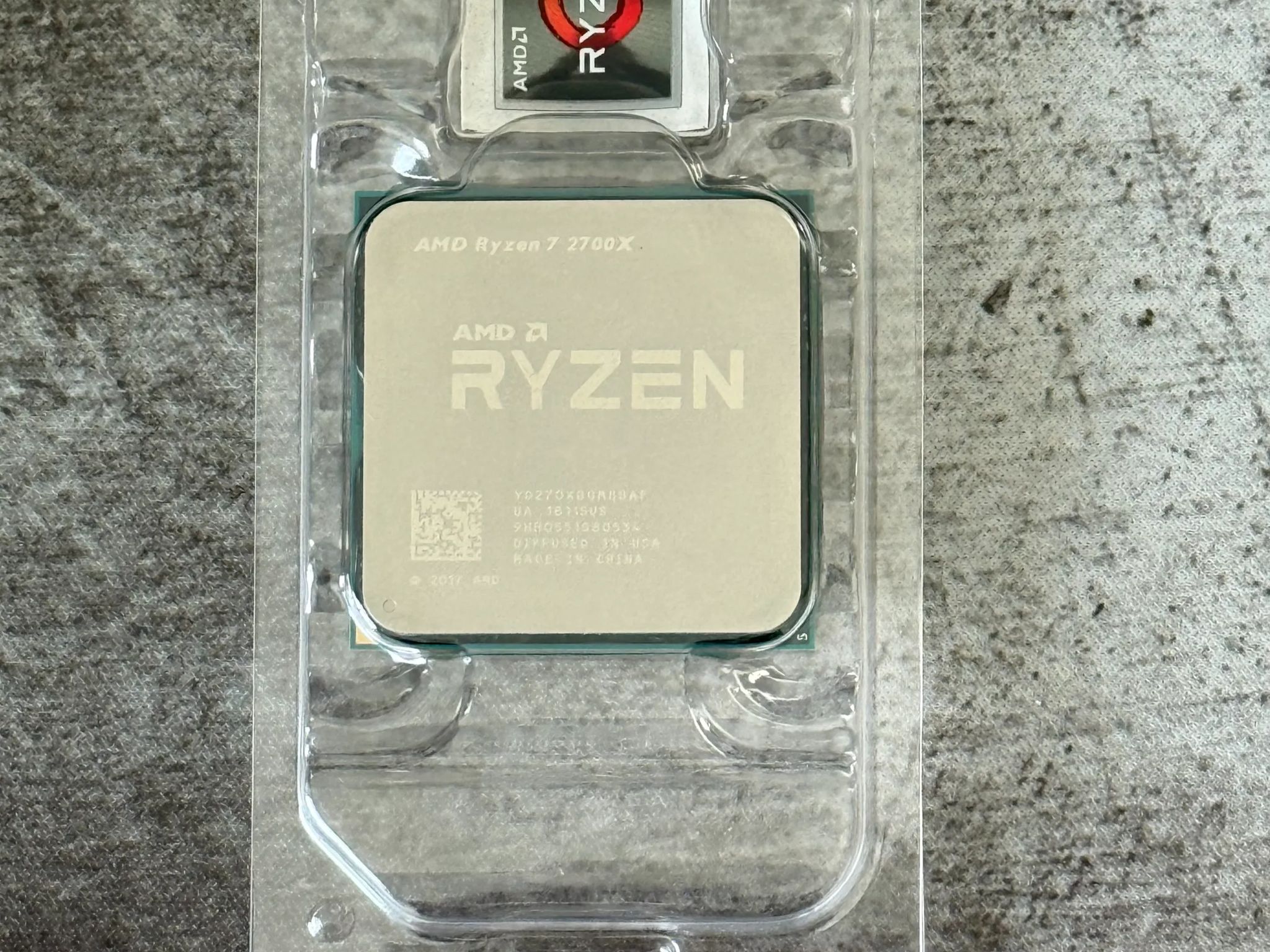 AMD Ryzen 7 2700X CPU 8-core 16-thread AM4 socket with Wraith Prism cooler