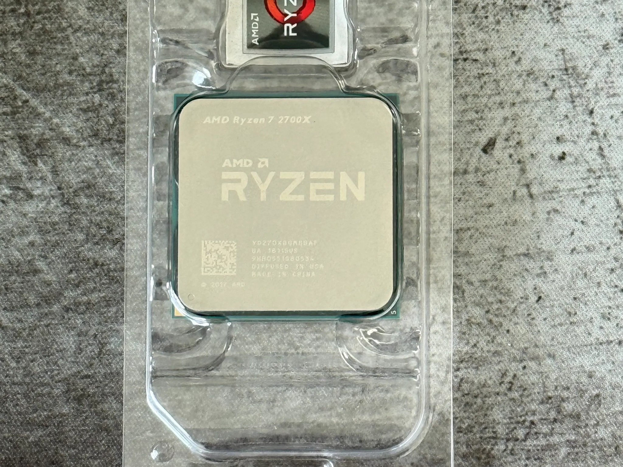 AMD Ryzen 7 2700X CPU 8-core 16-thread AM4 socket with Wraith Prism cooler