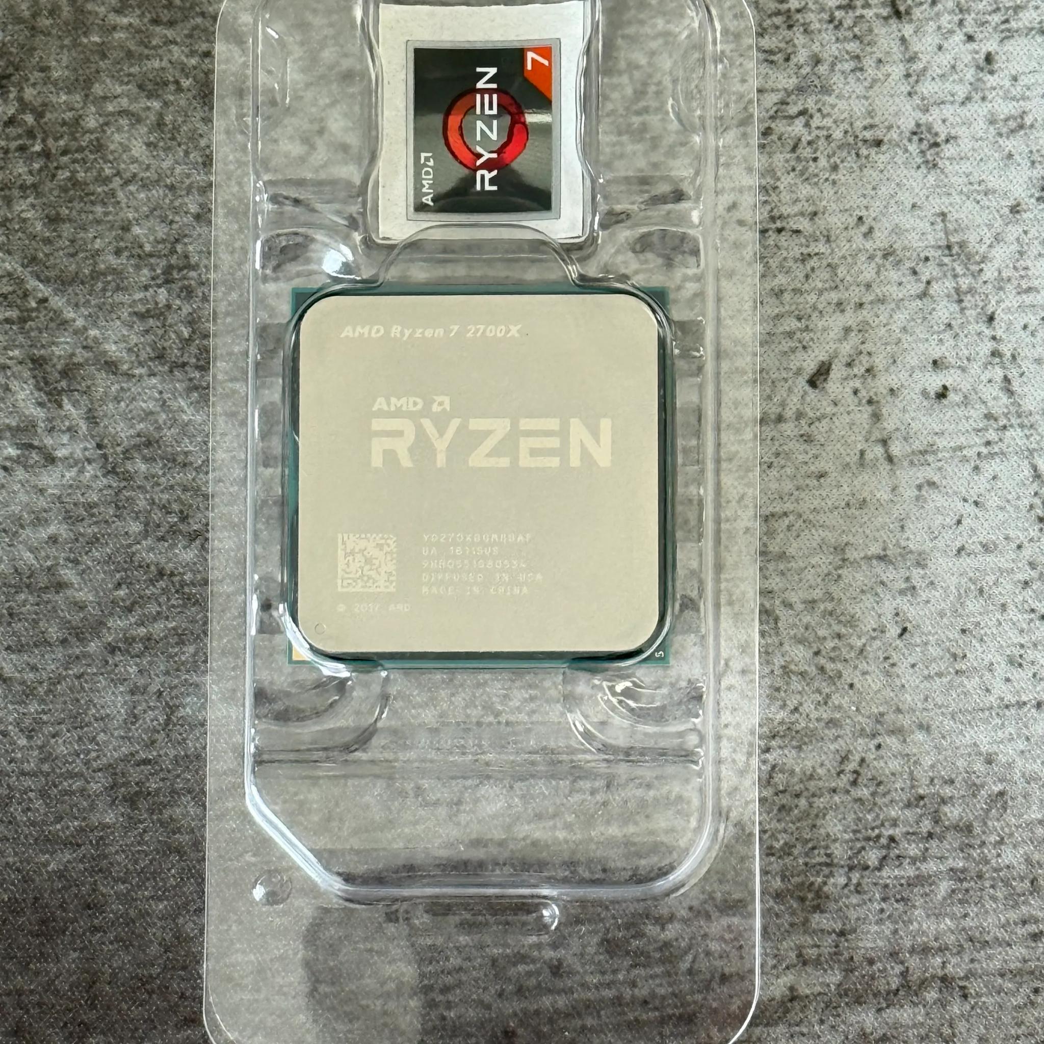 AMD Ryzen 7 2700X CPU 8-core 16-thread AM4 socket with Wraith Prism cooler